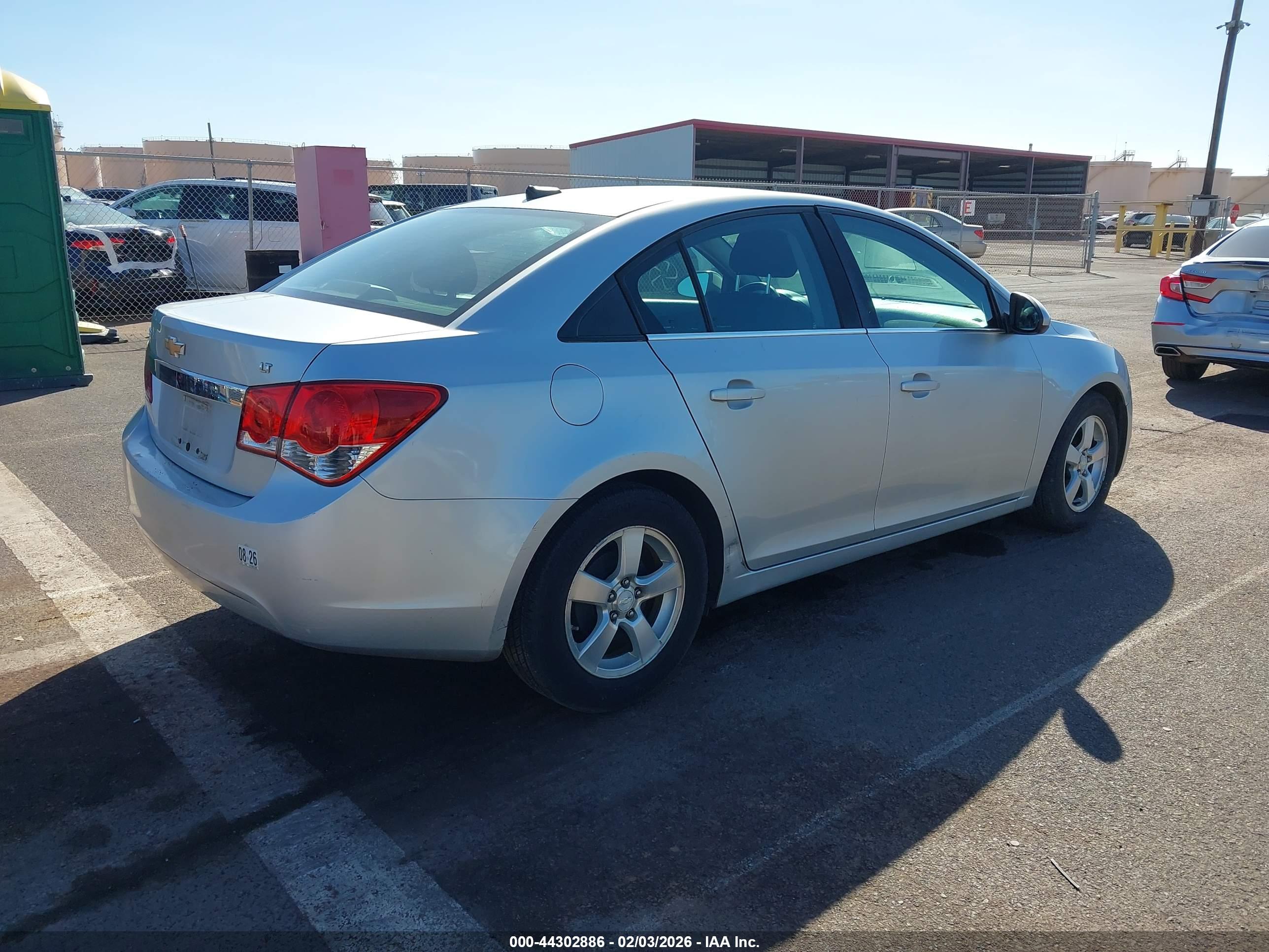 CHEVROLET CRUZE image 4