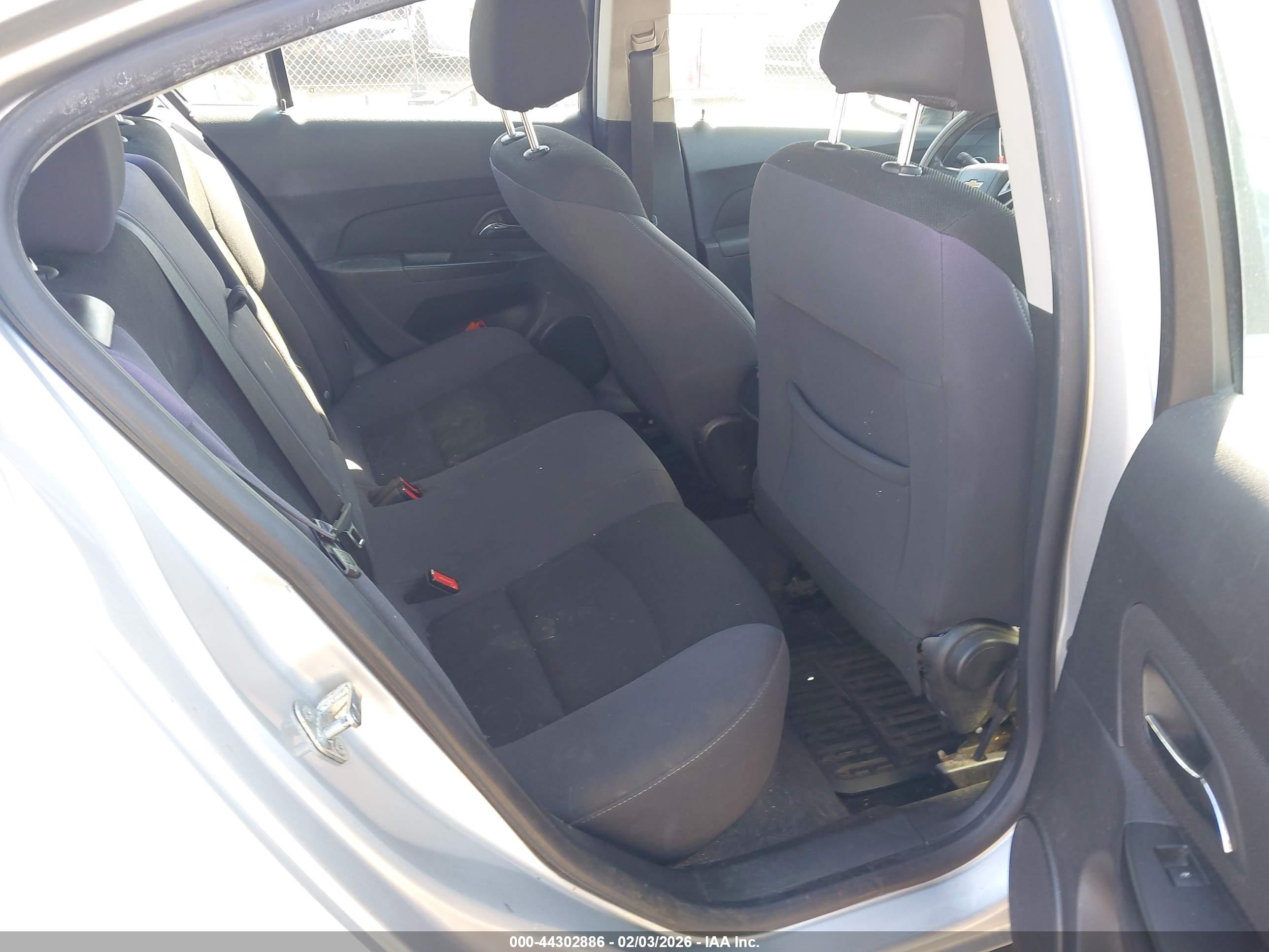 CHEVROLET CRUZE image 8