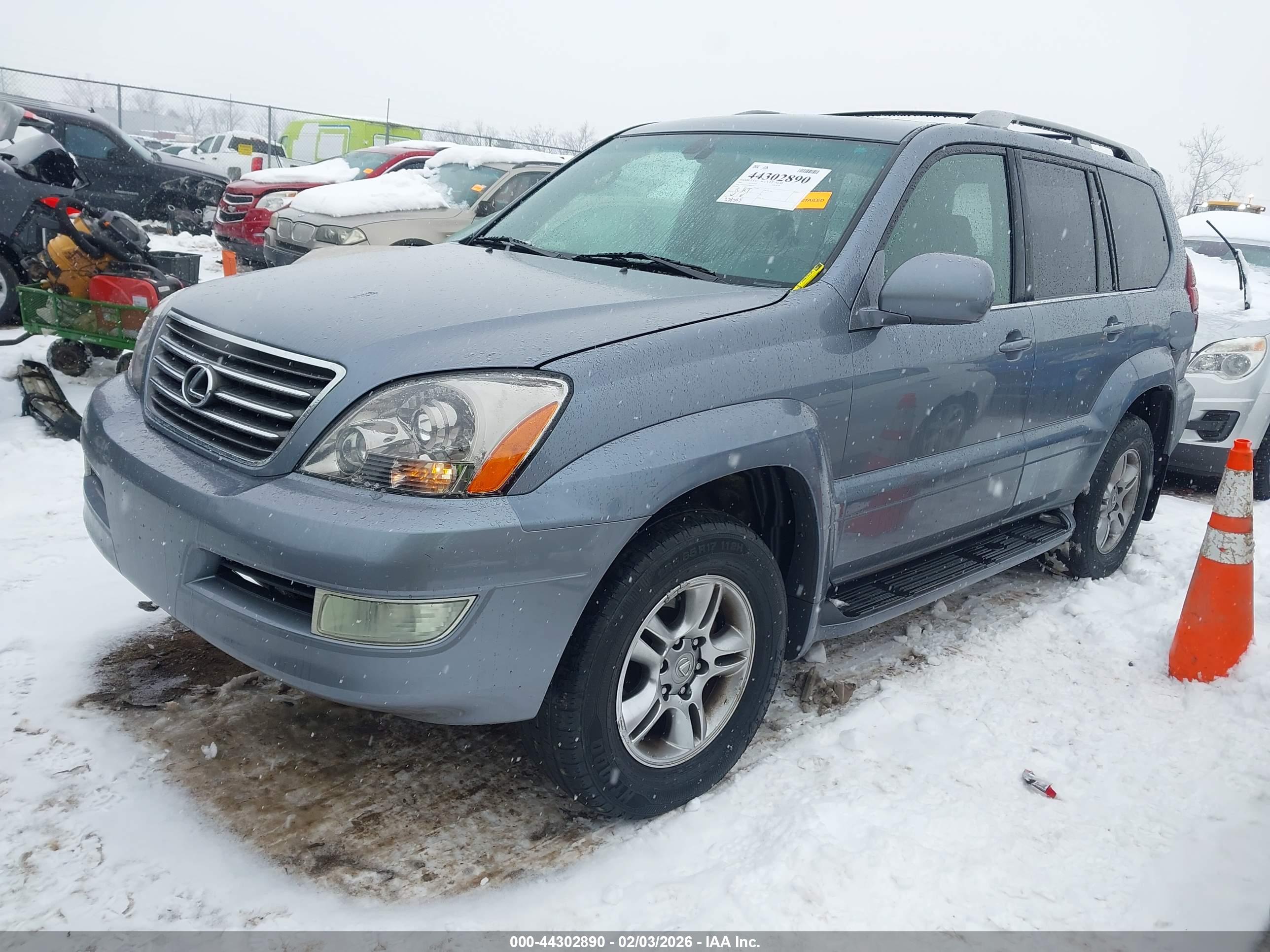 LEXUS GX image 2