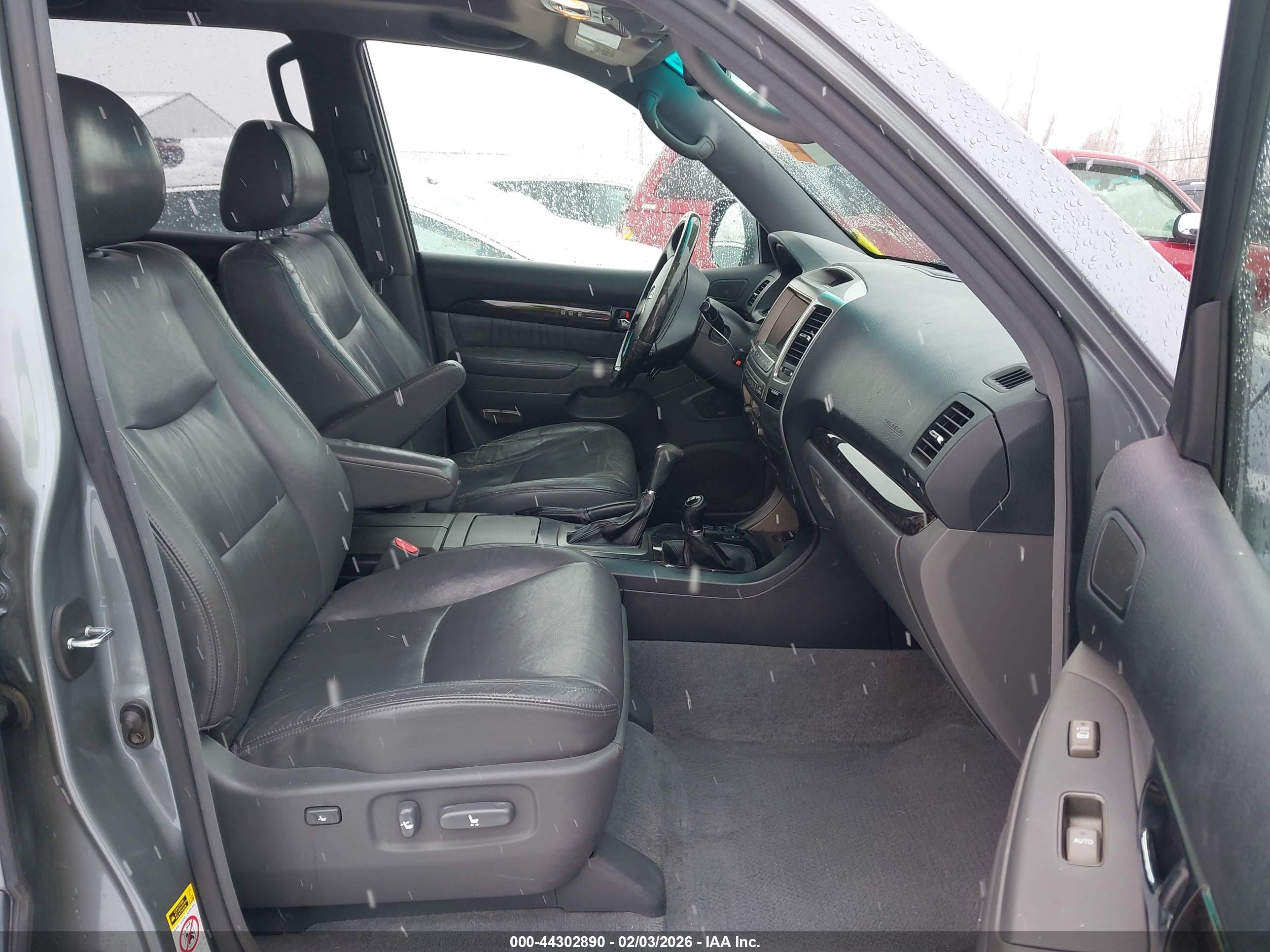 LEXUS GX image 5