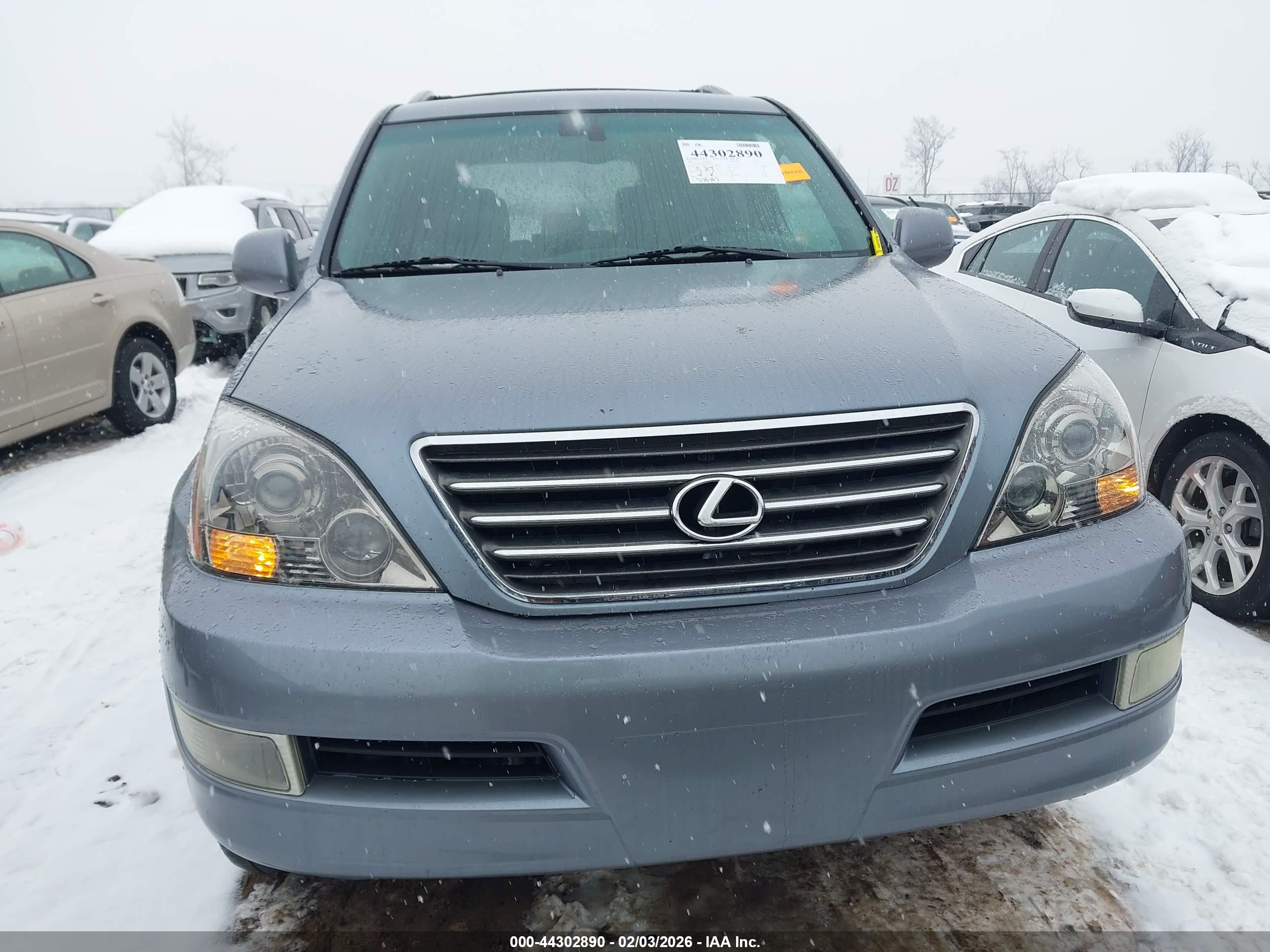 LEXUS GX image 6