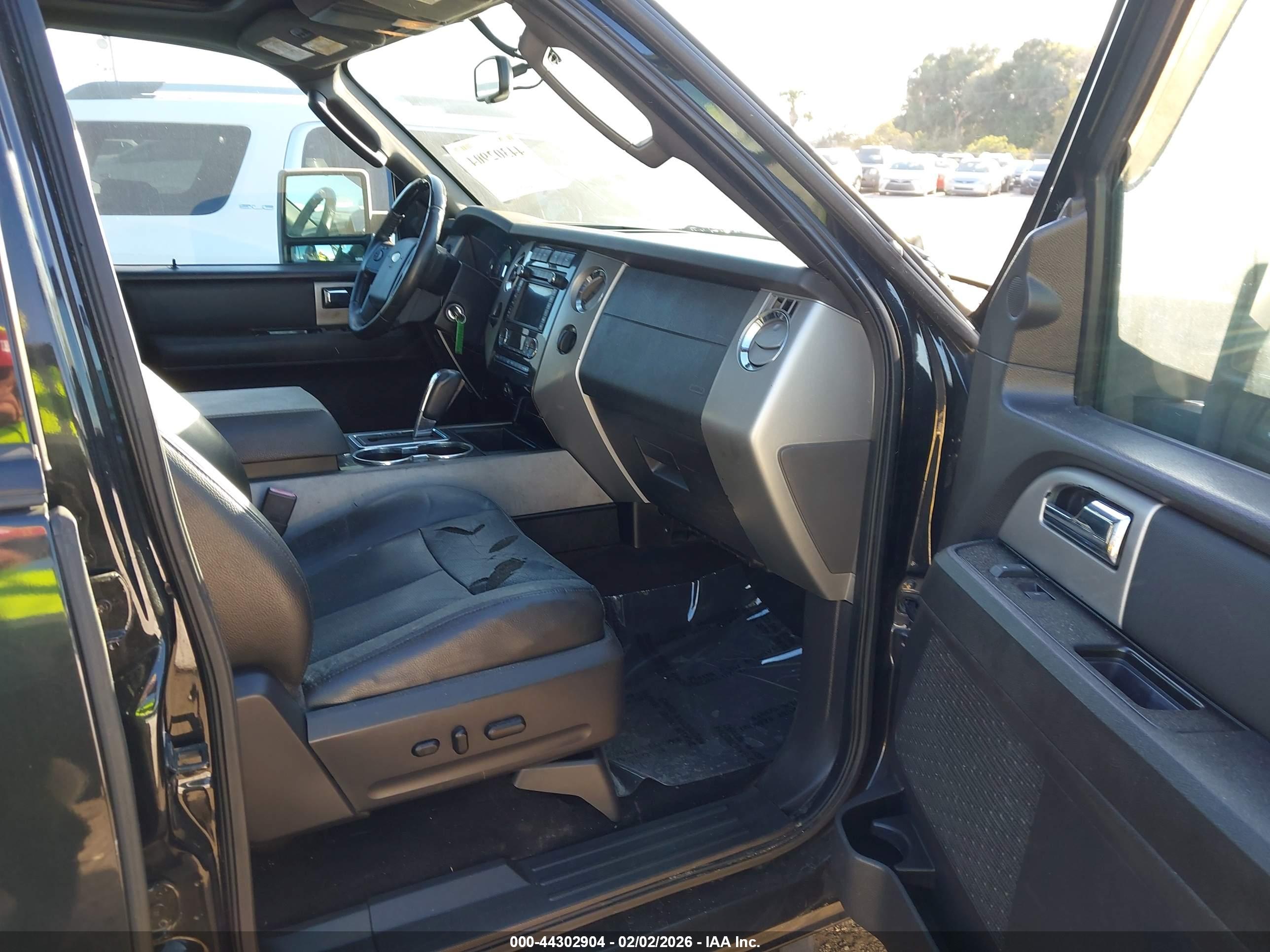 FORD EXPEDITION image 5