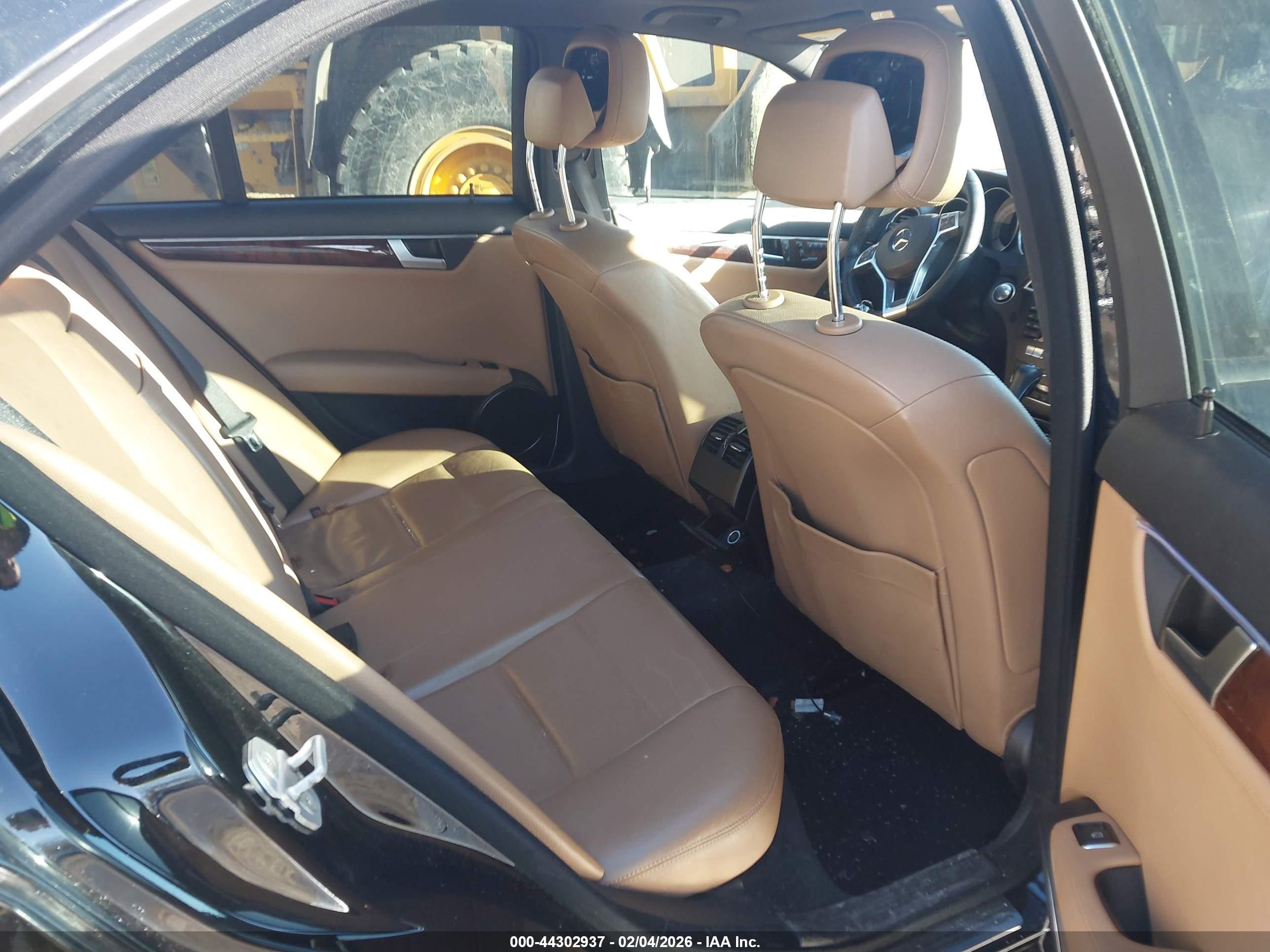 MERCEDES-BENZ C image 8