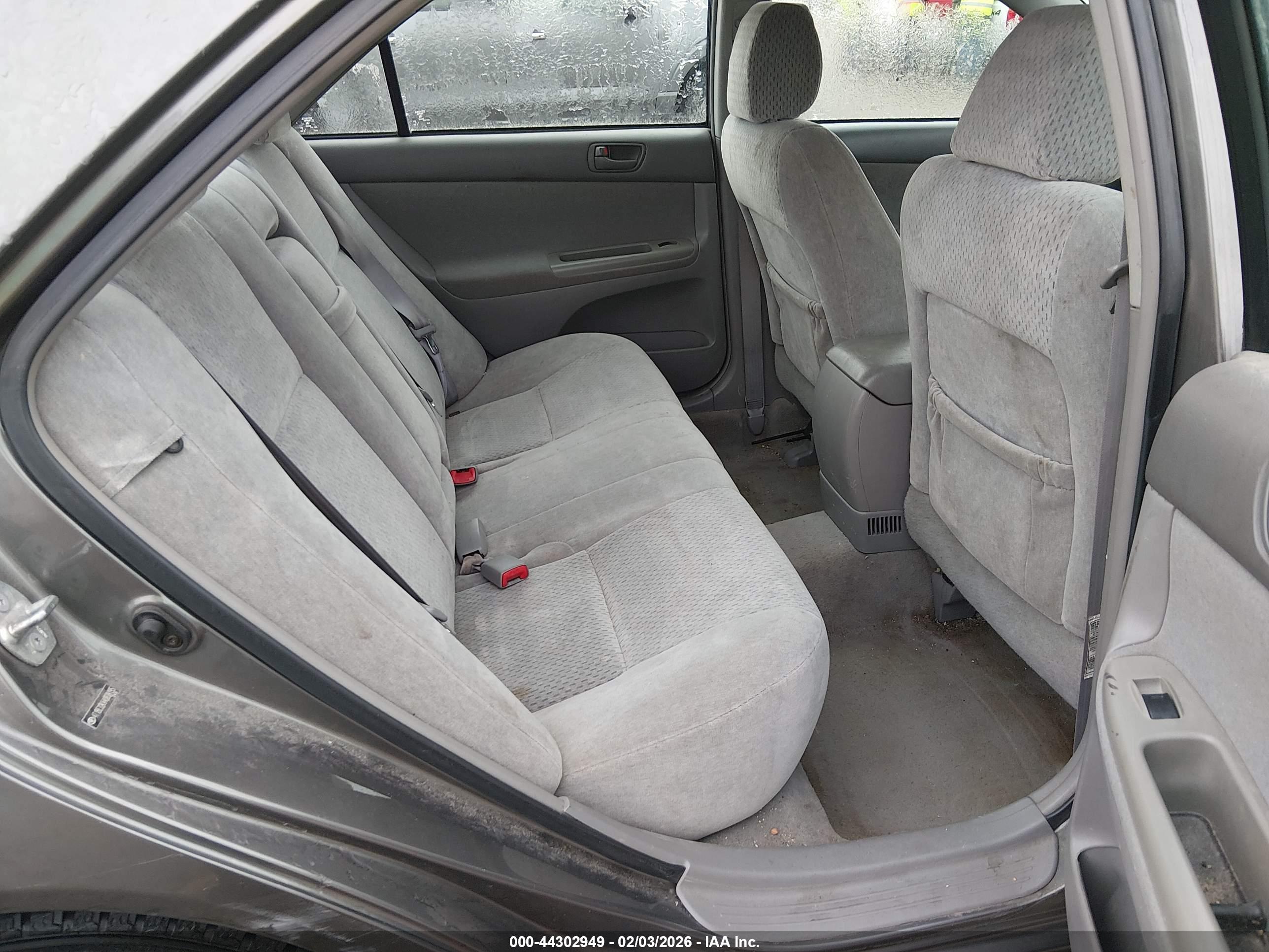 TOYOTA CAMRY image 8