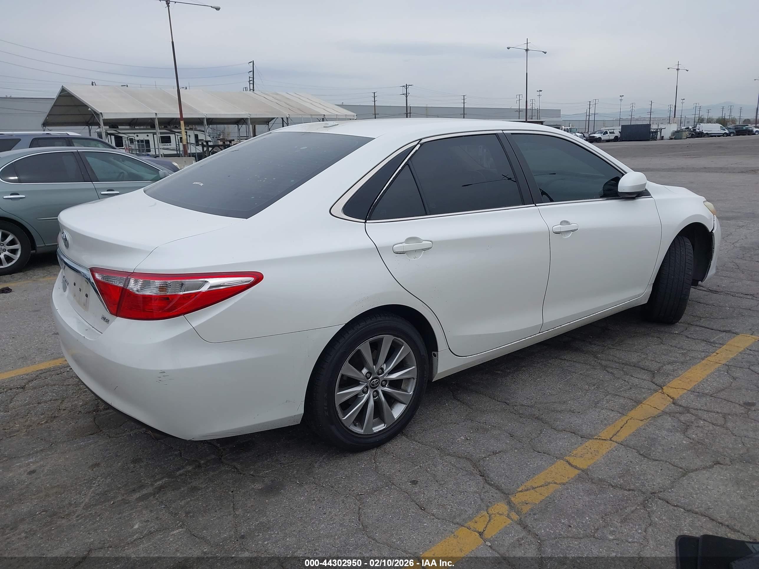 TOYOTA CAMRY image 4