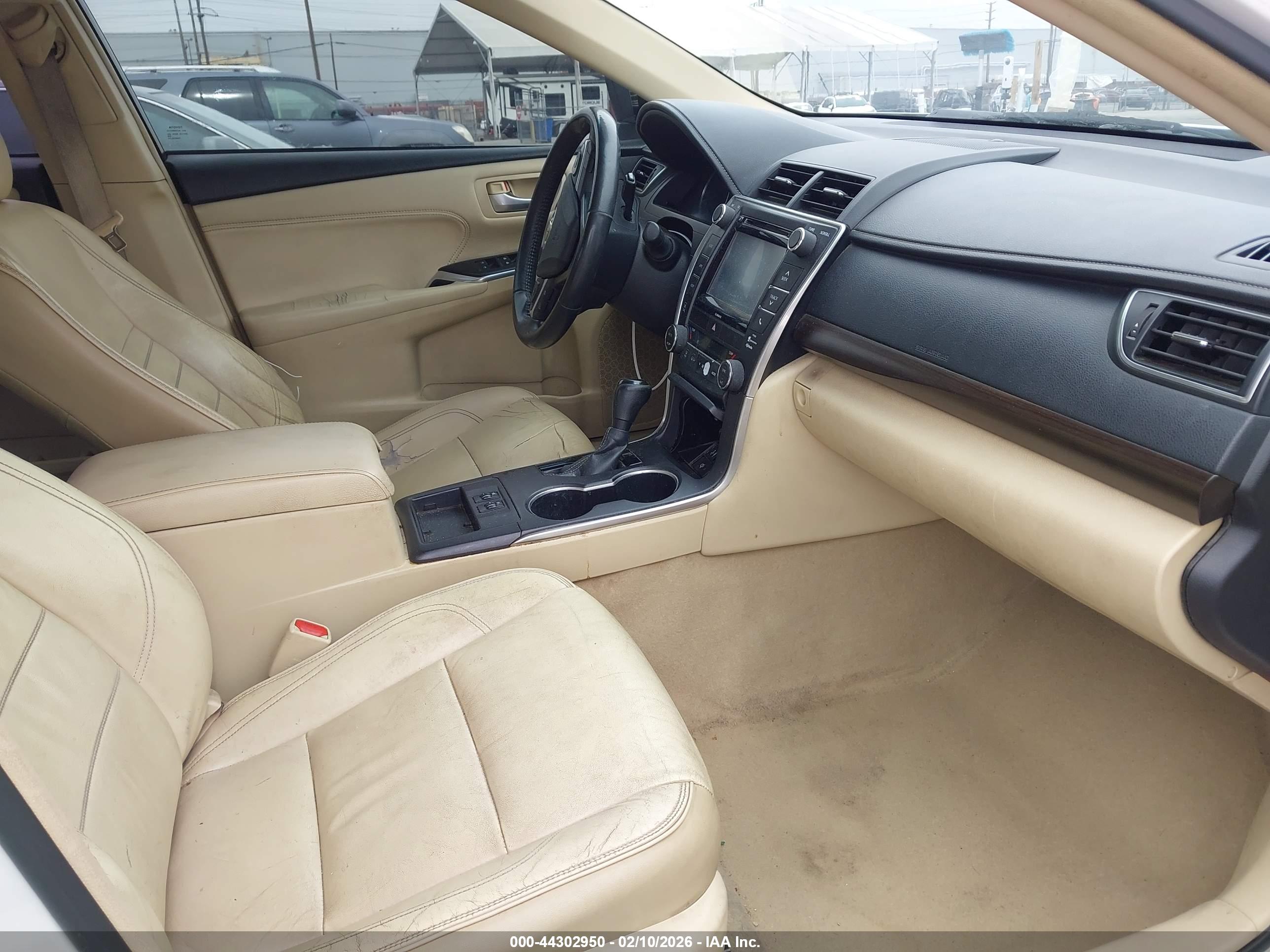TOYOTA CAMRY image 5