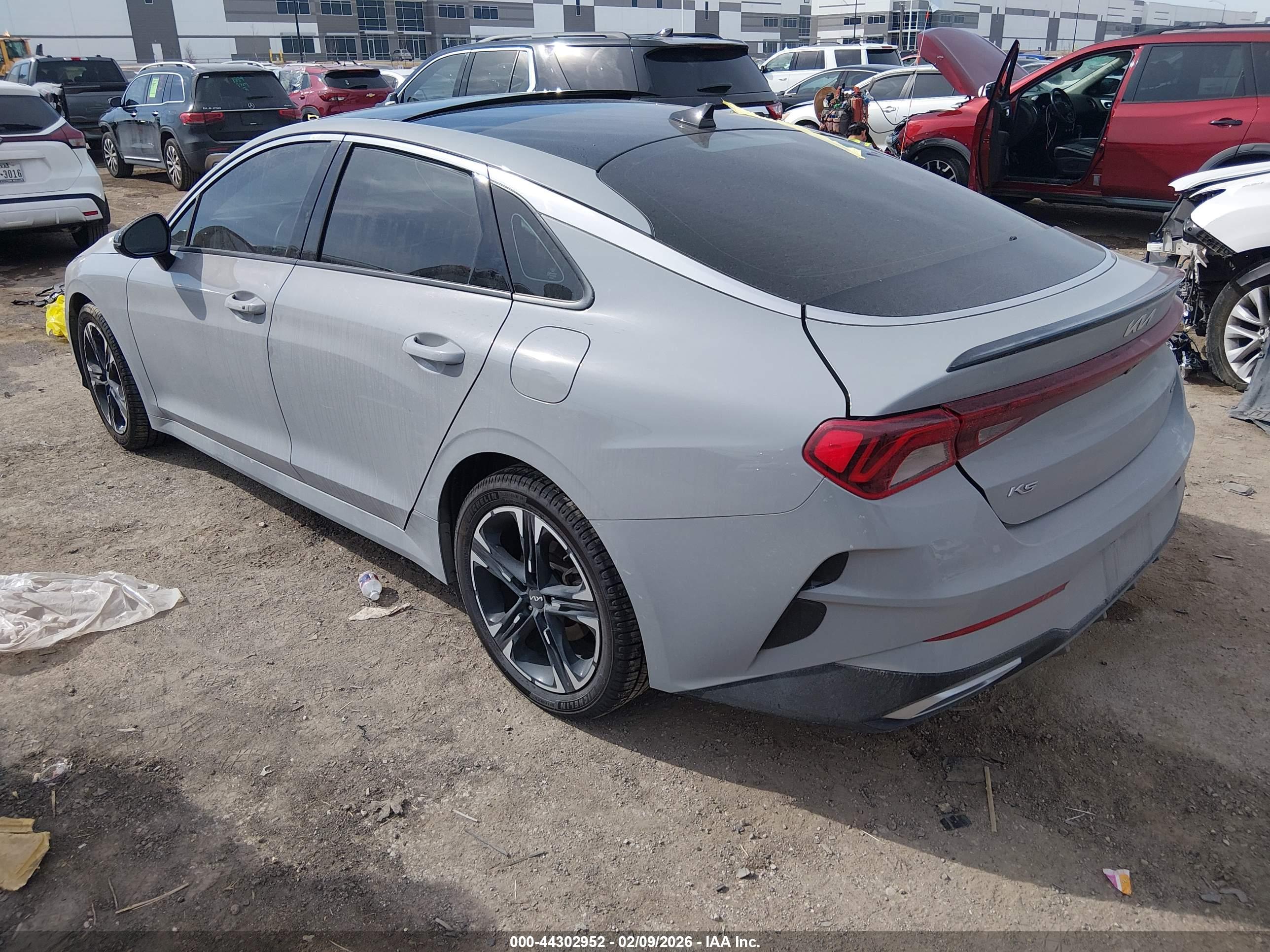 KIA K5 image 3
