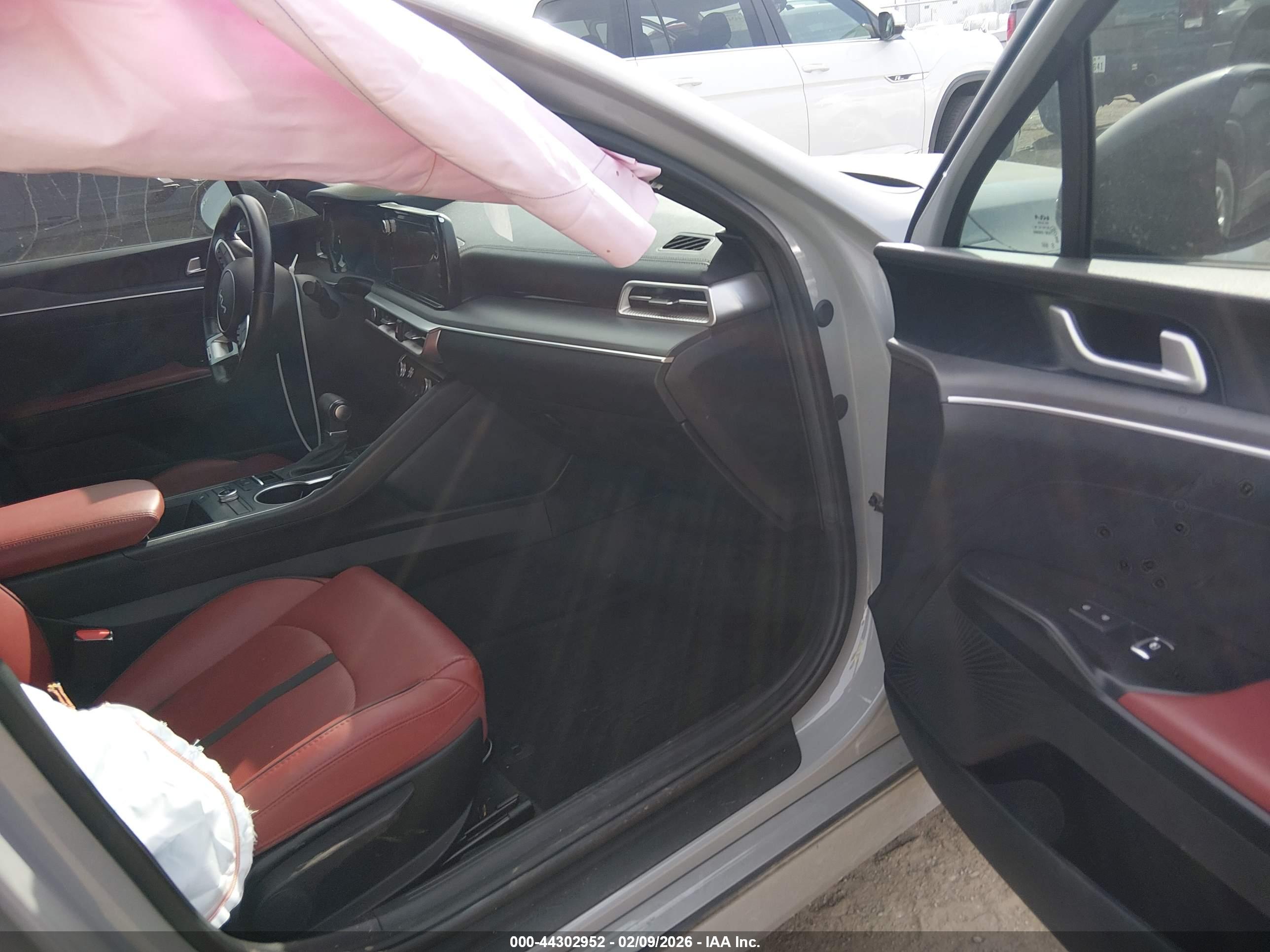 KIA K5 image 5