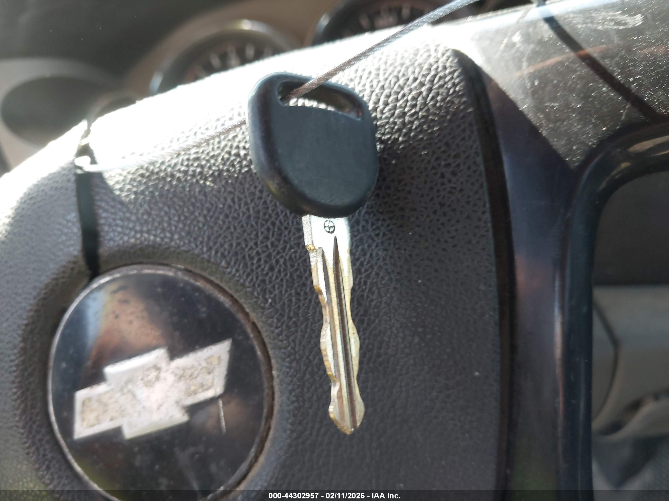 CHEVROLET SILVERADO image 11