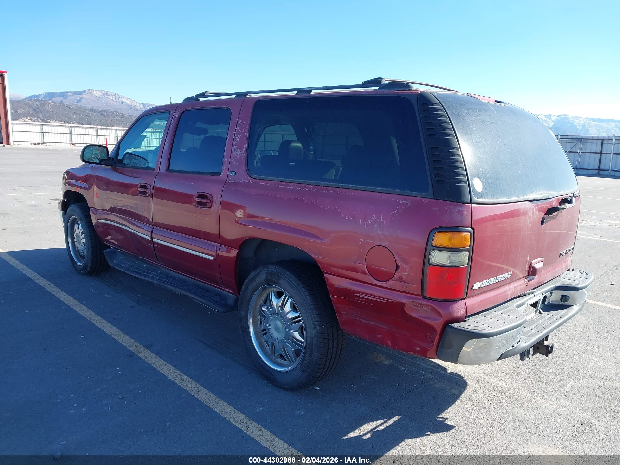 CHEVROLET SUBURBAN image 3
