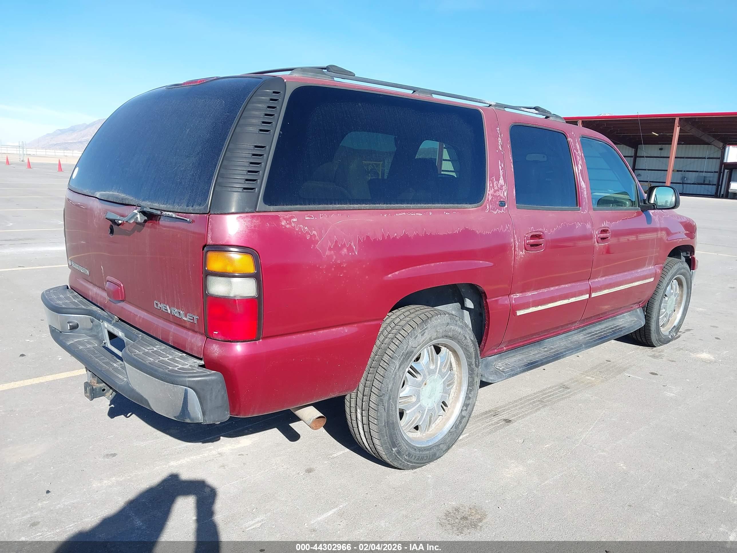 CHEVROLET SUBURBAN image 4