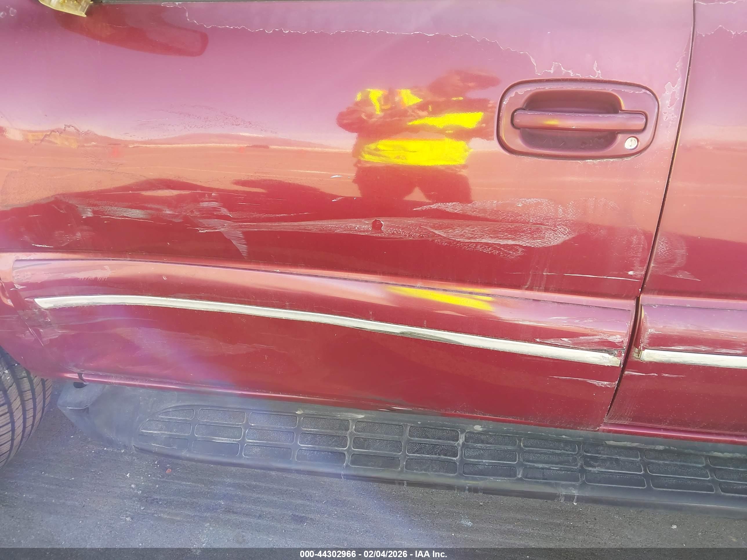 CHEVROLET SUBURBAN image 6