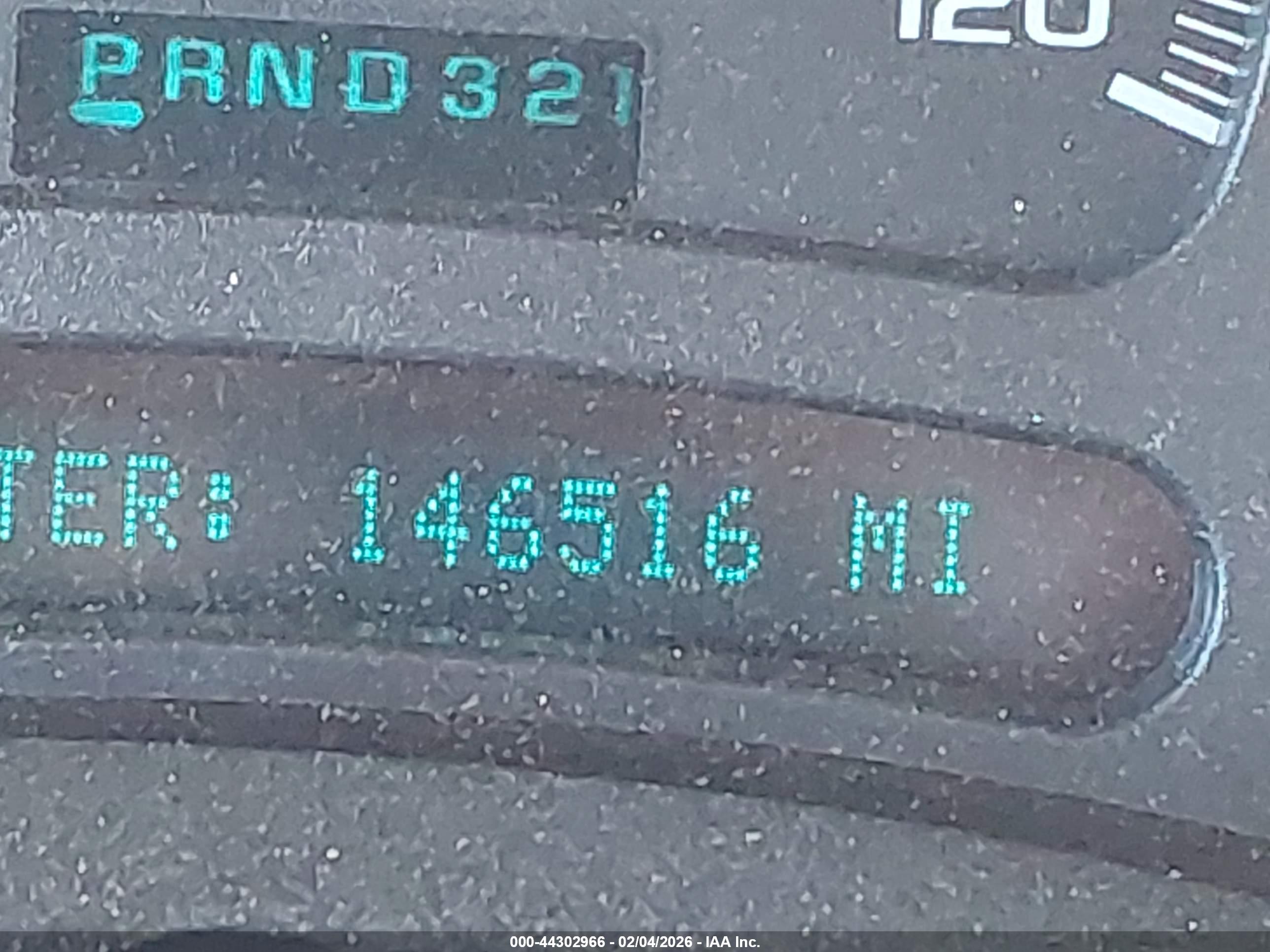 CHEVROLET SUBURBAN image 7