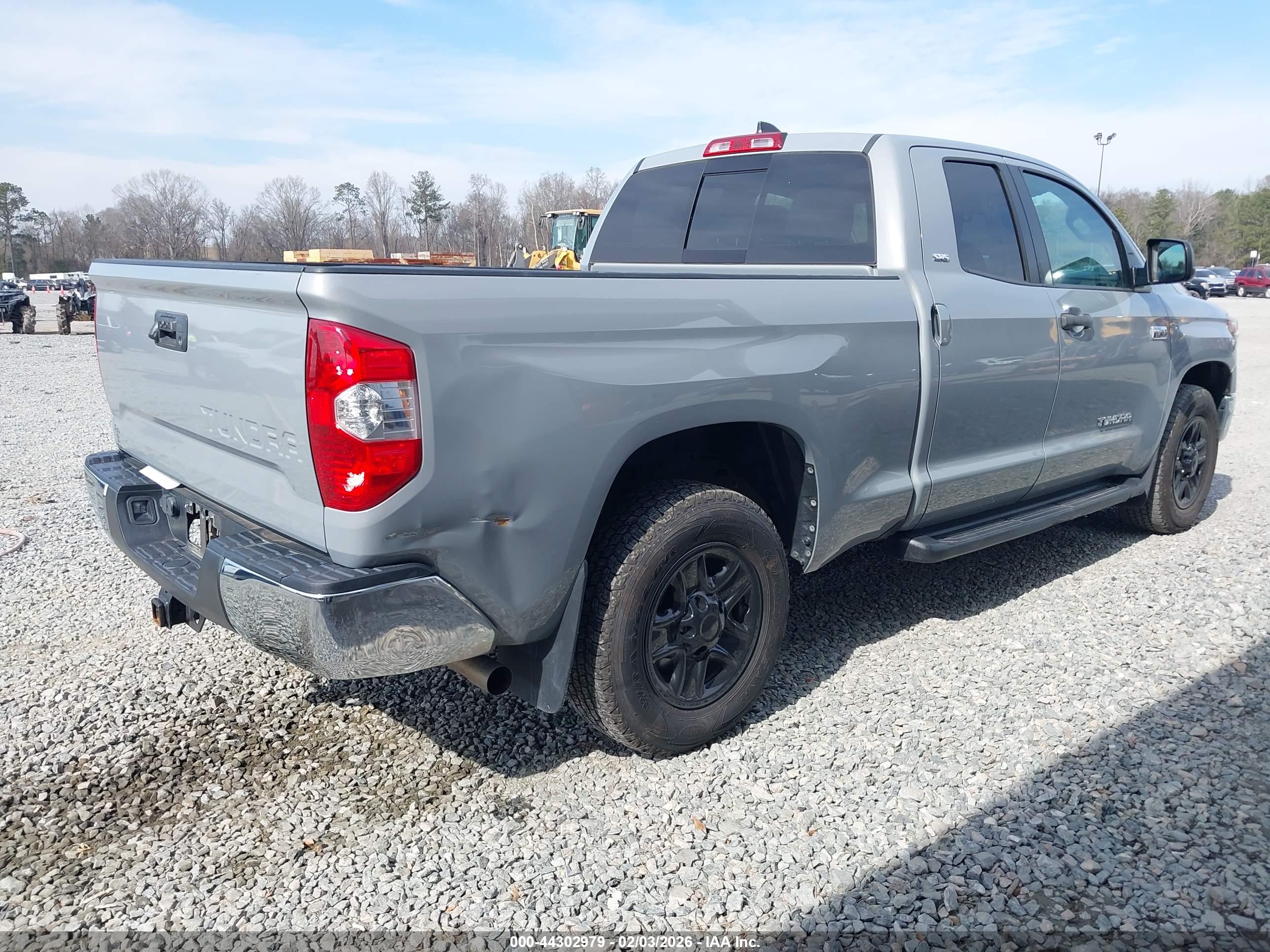 TOYOTA TUNDRA image 4