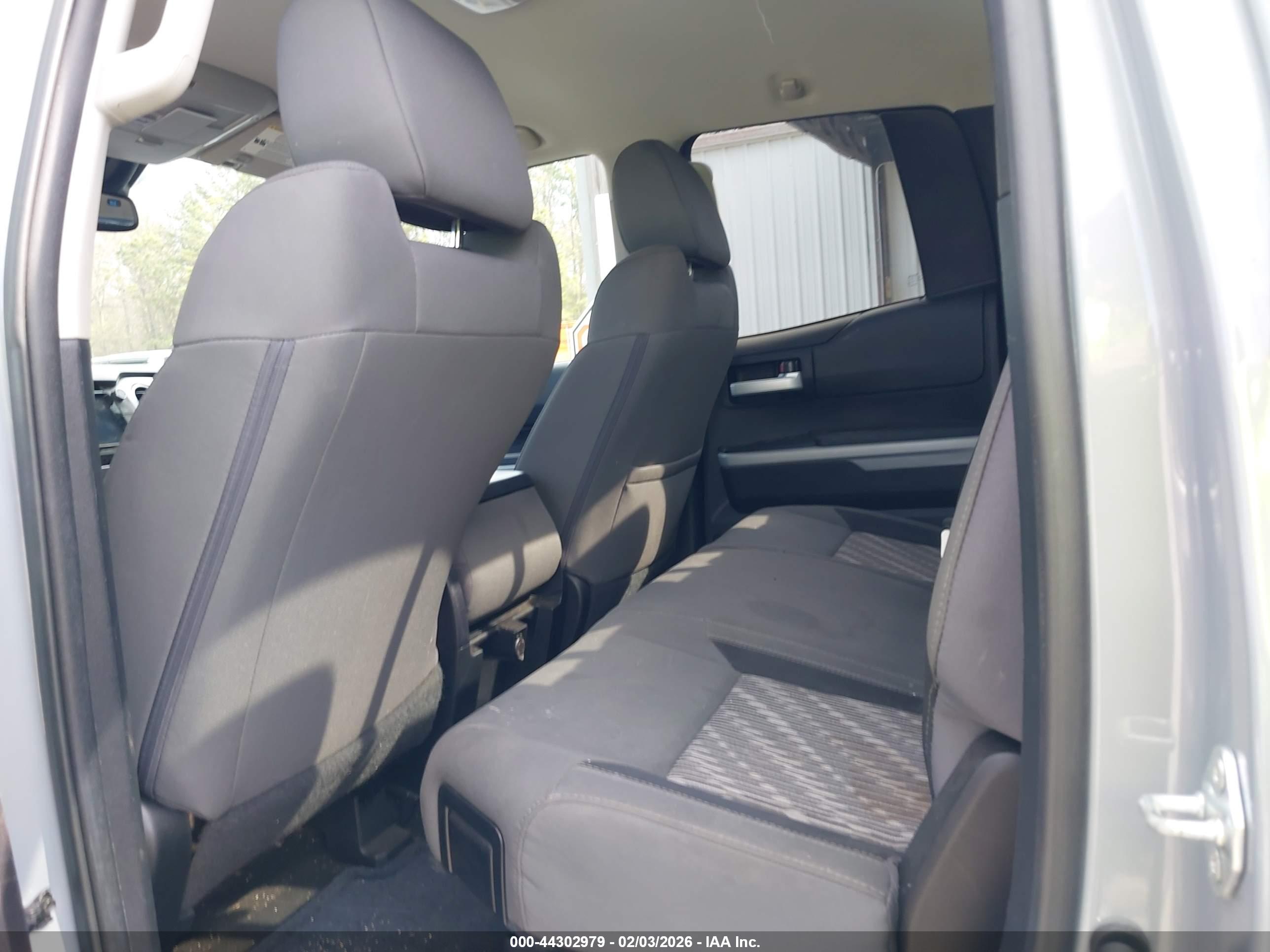 TOYOTA TUNDRA image 8