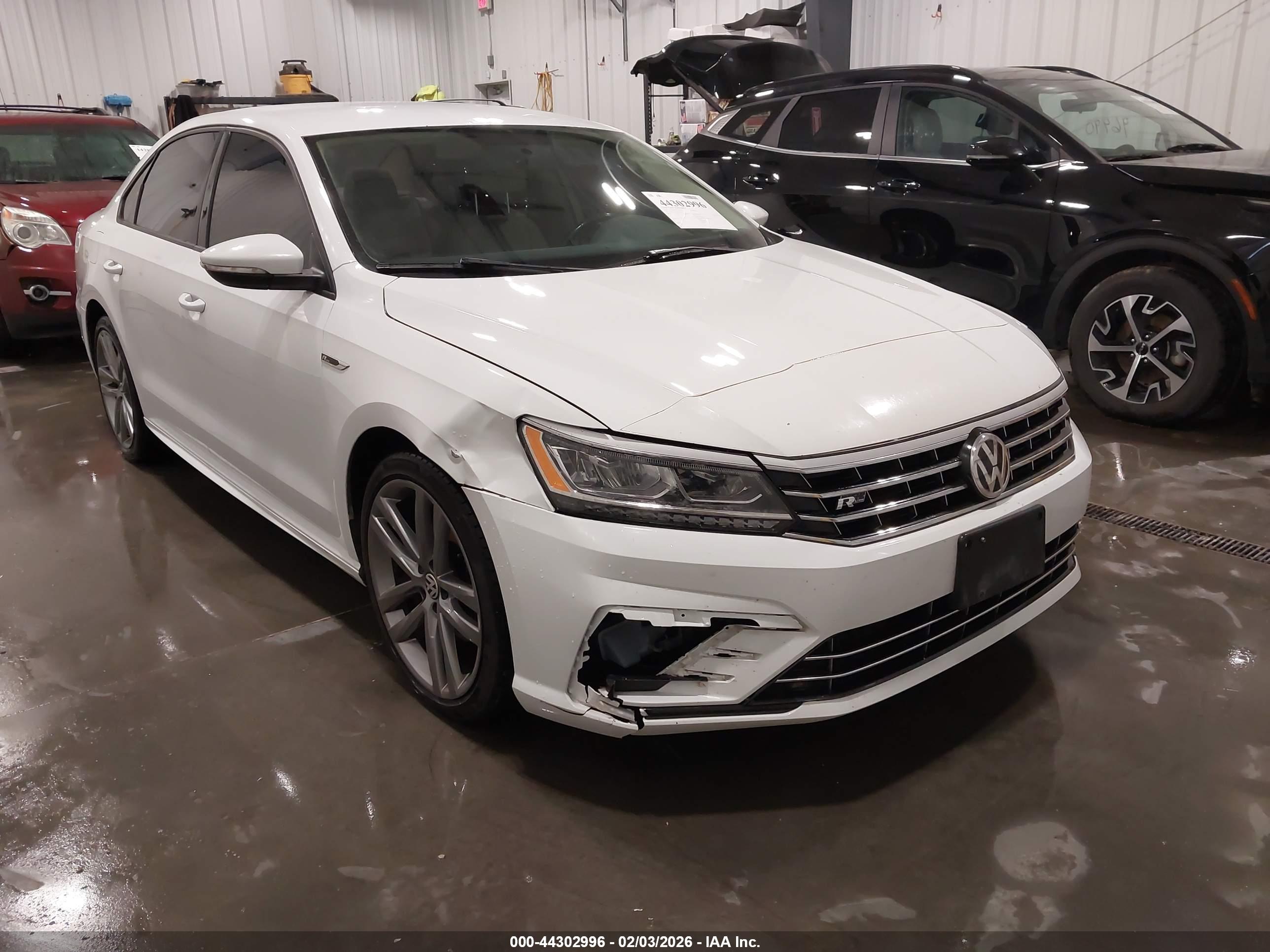 VOLKSWAGEN PASSAT image 6