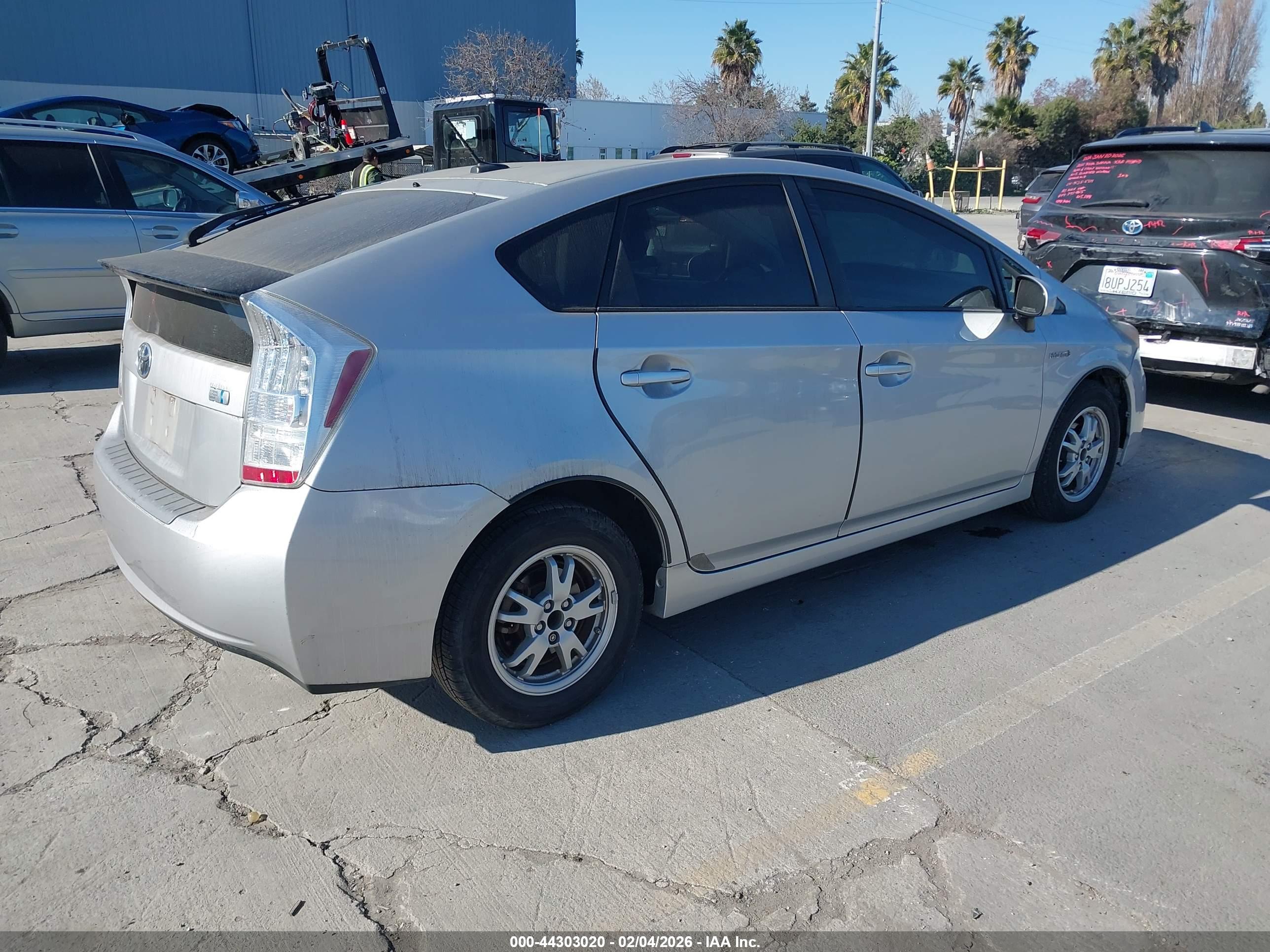 TOYOTA PRIUS image 4
