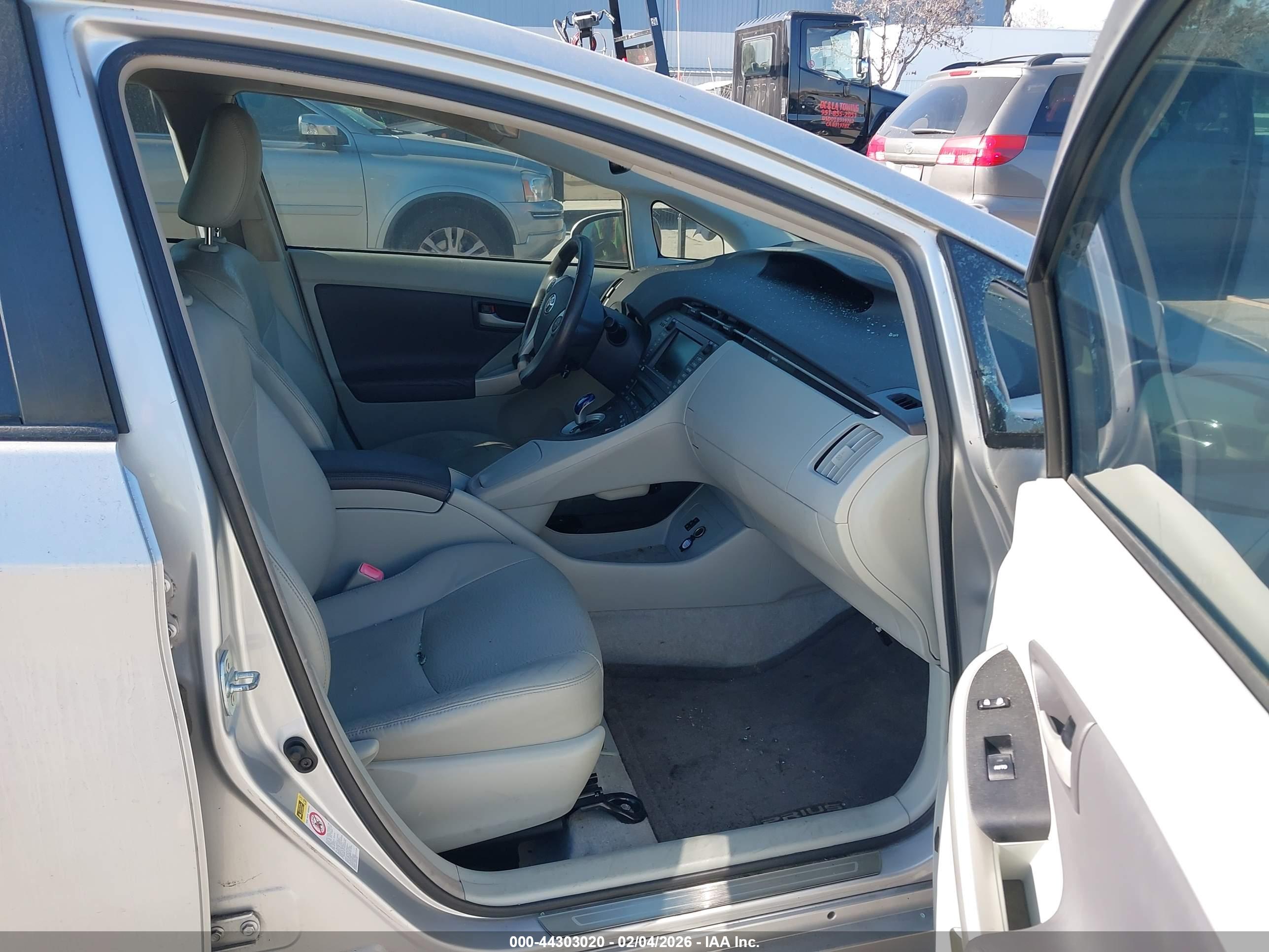 TOYOTA PRIUS image 5