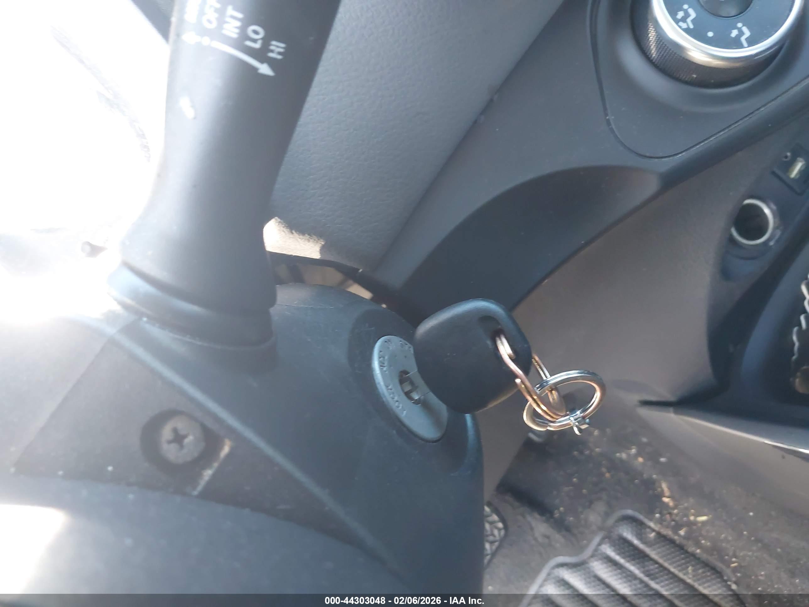 TOYOTA YARIS image 11