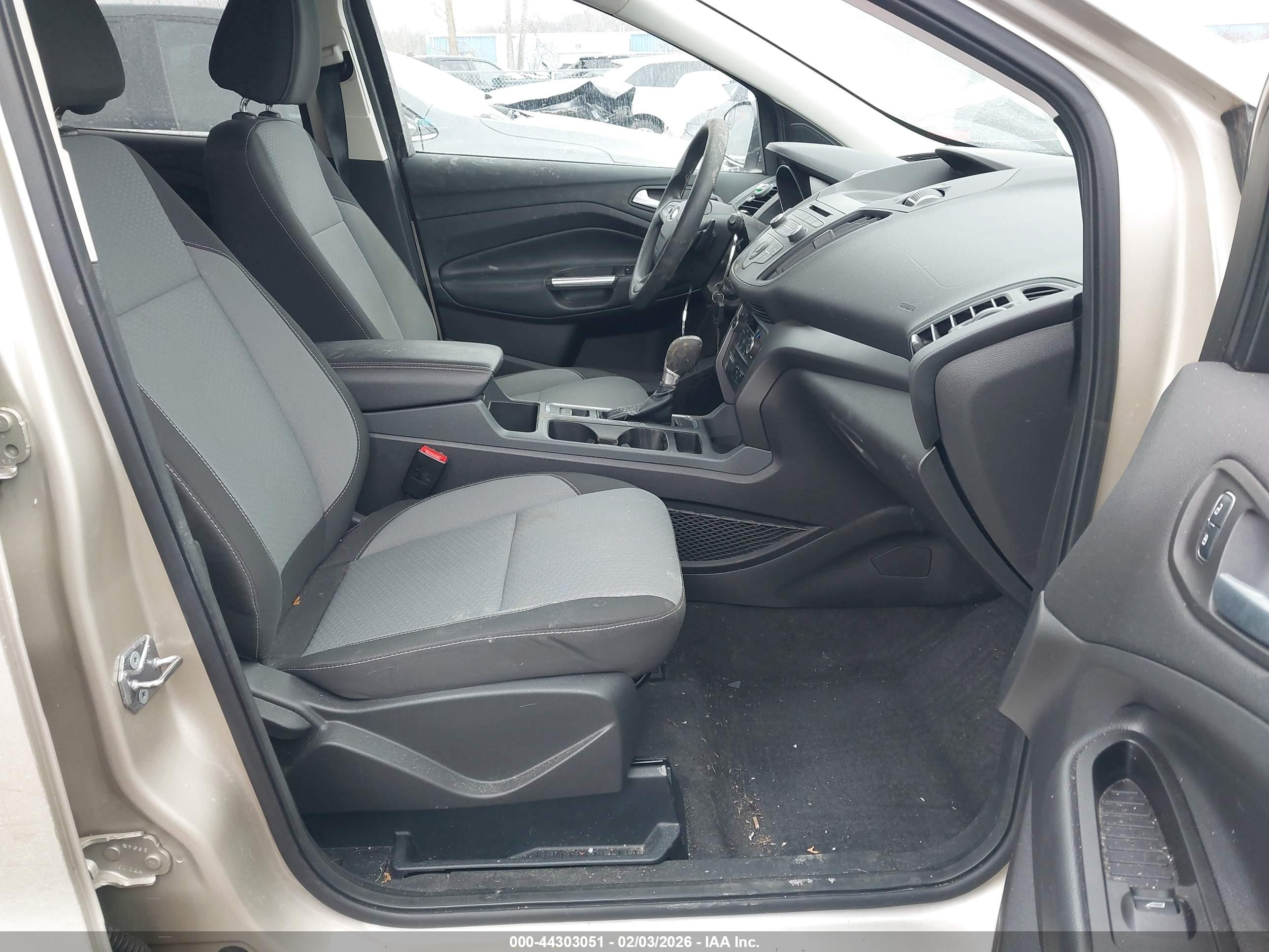FORD ESCAPE image 5