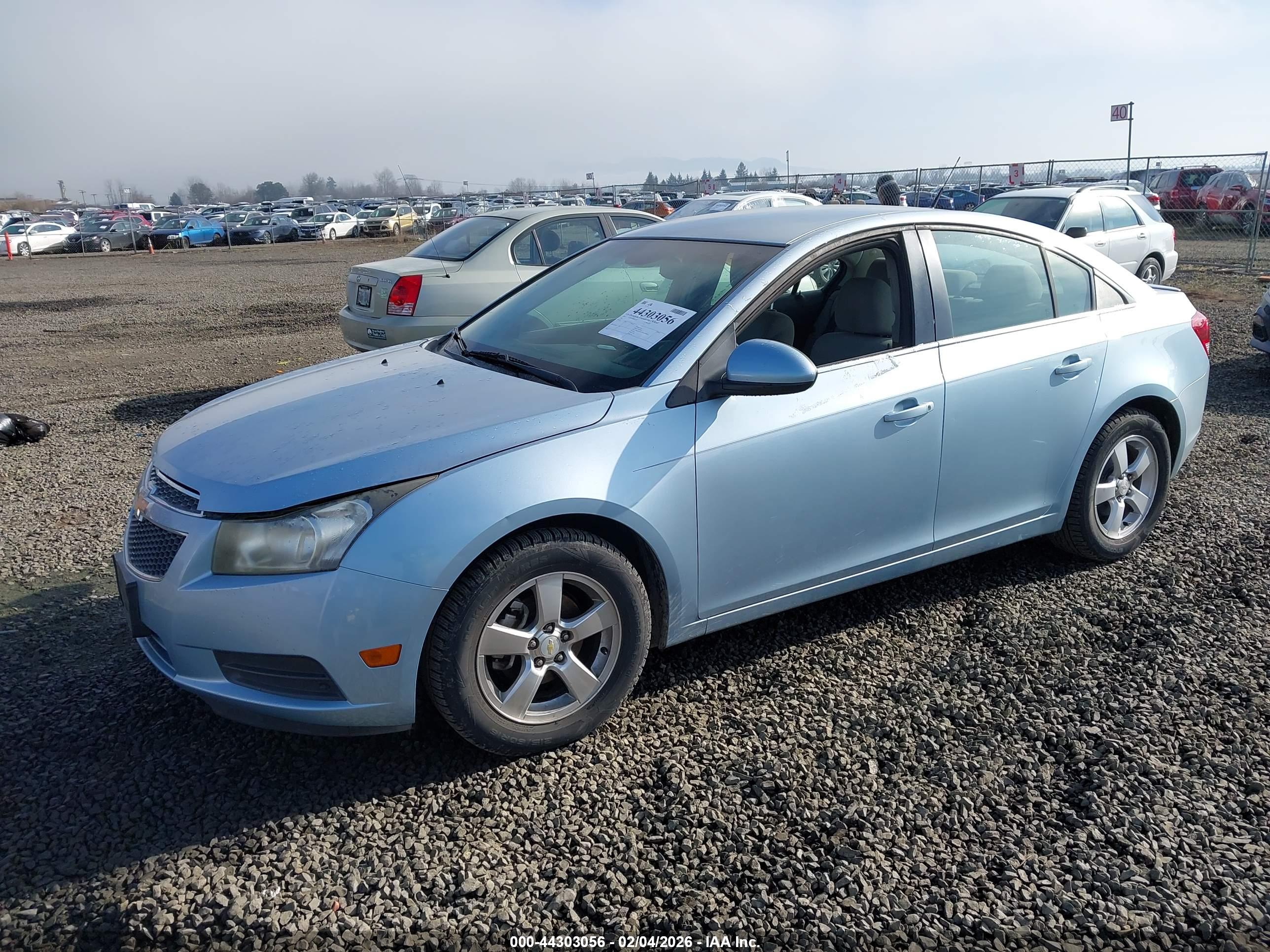 CHEVROLET CRUZE image 2