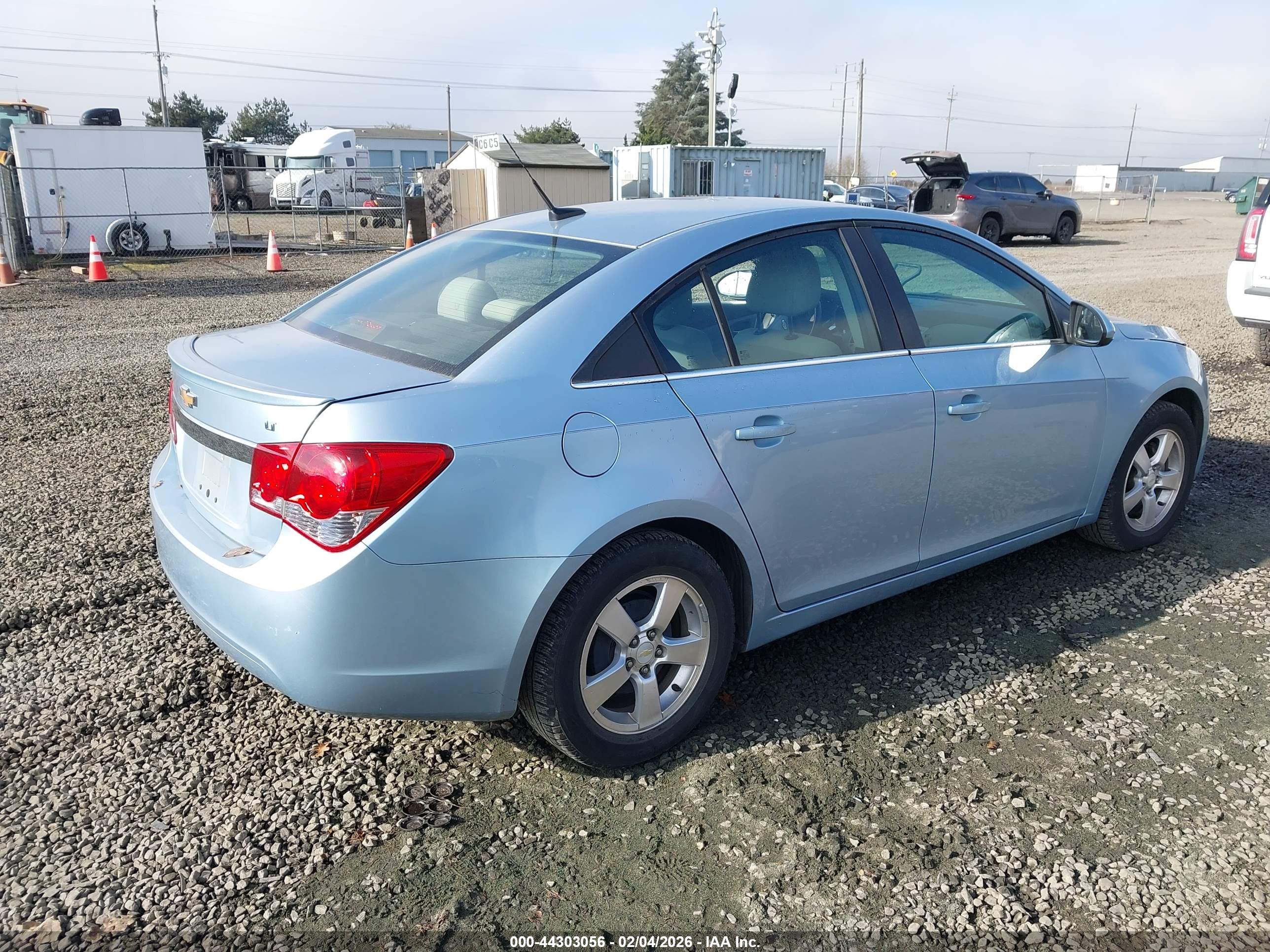 CHEVROLET CRUZE image 4