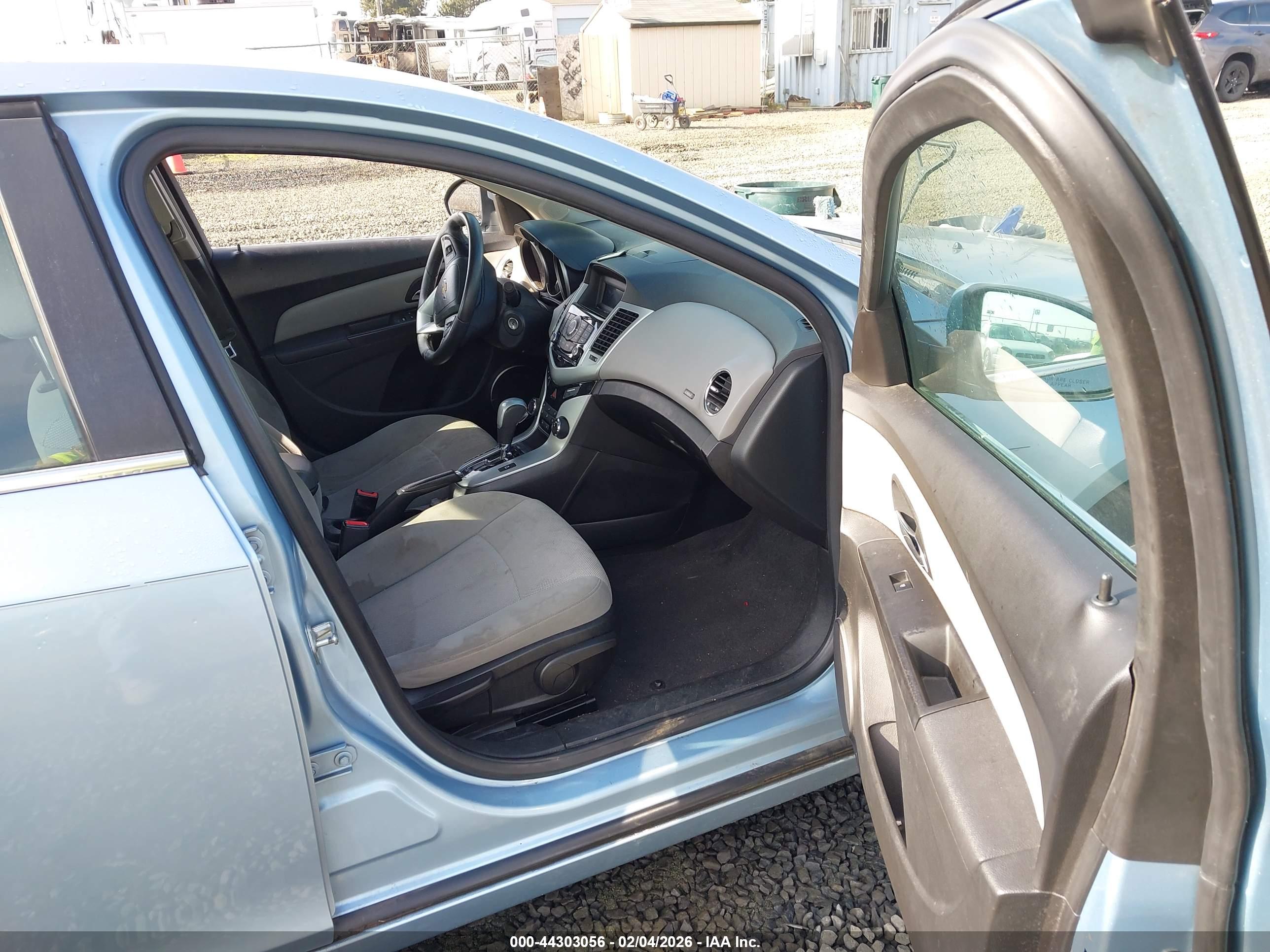 CHEVROLET CRUZE image 5