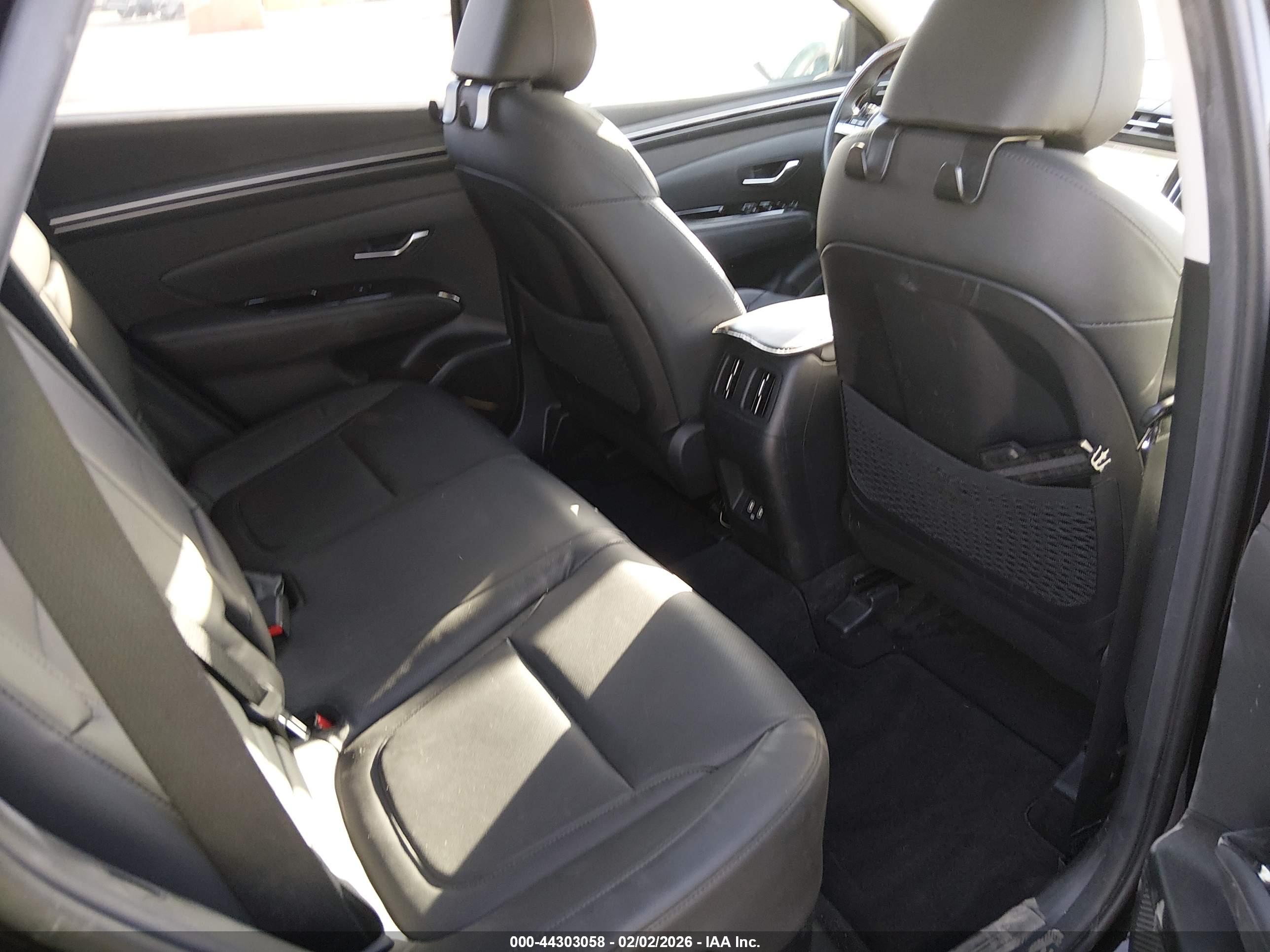 HYUNDAI TUCSON image 8