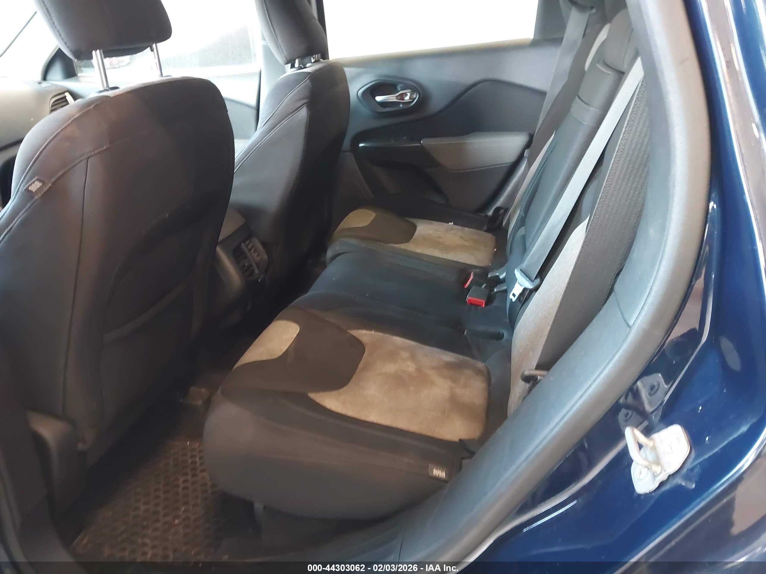 JEEP CHEROKEE image 8