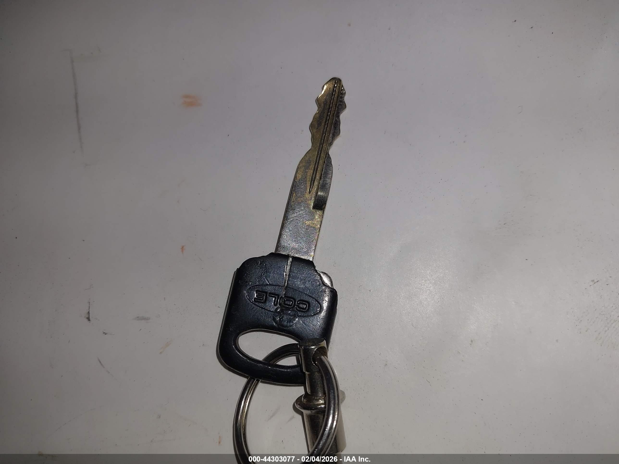 FORD TAURUS image 11