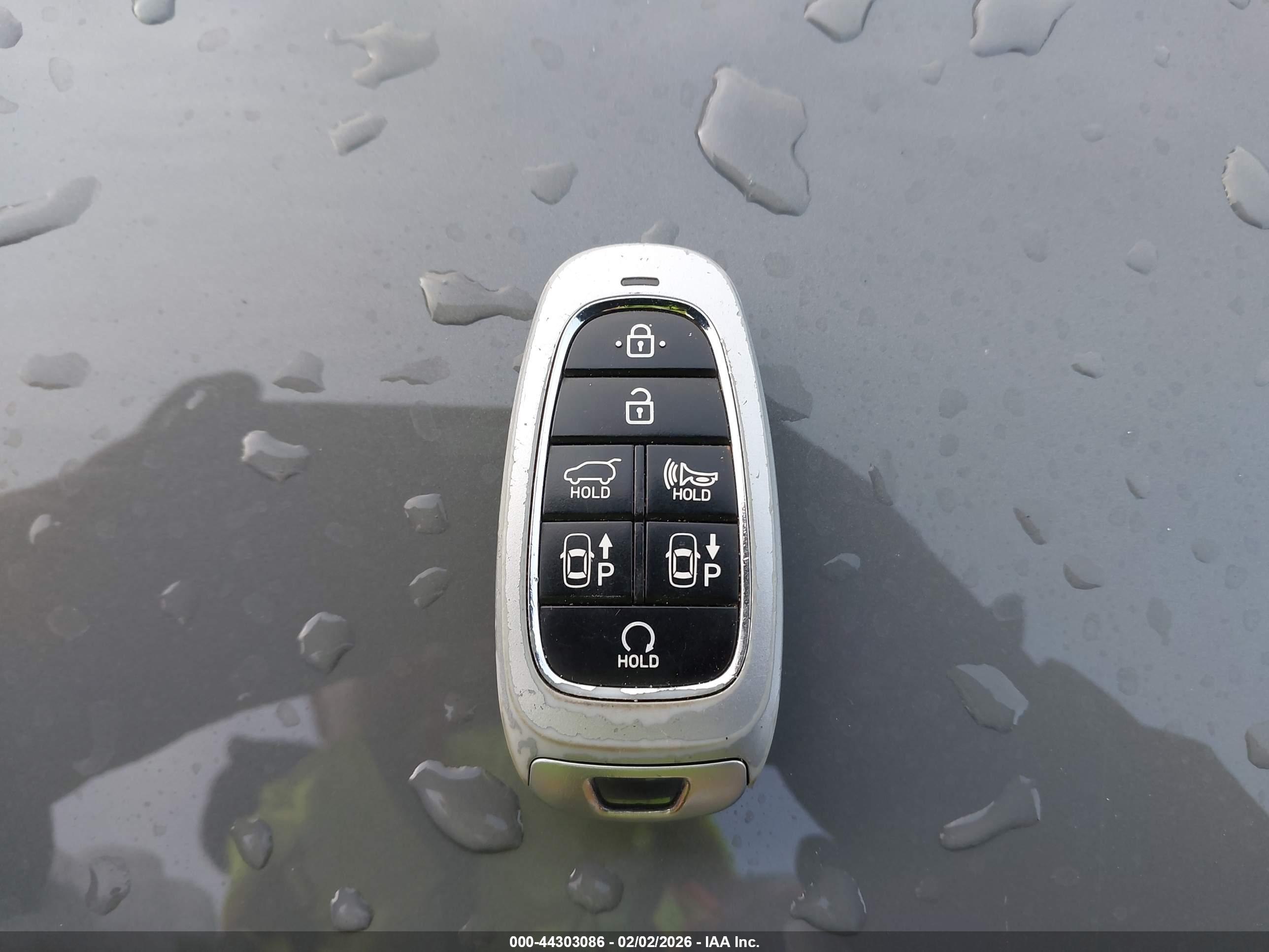 HYUNDAI SANTA image 11