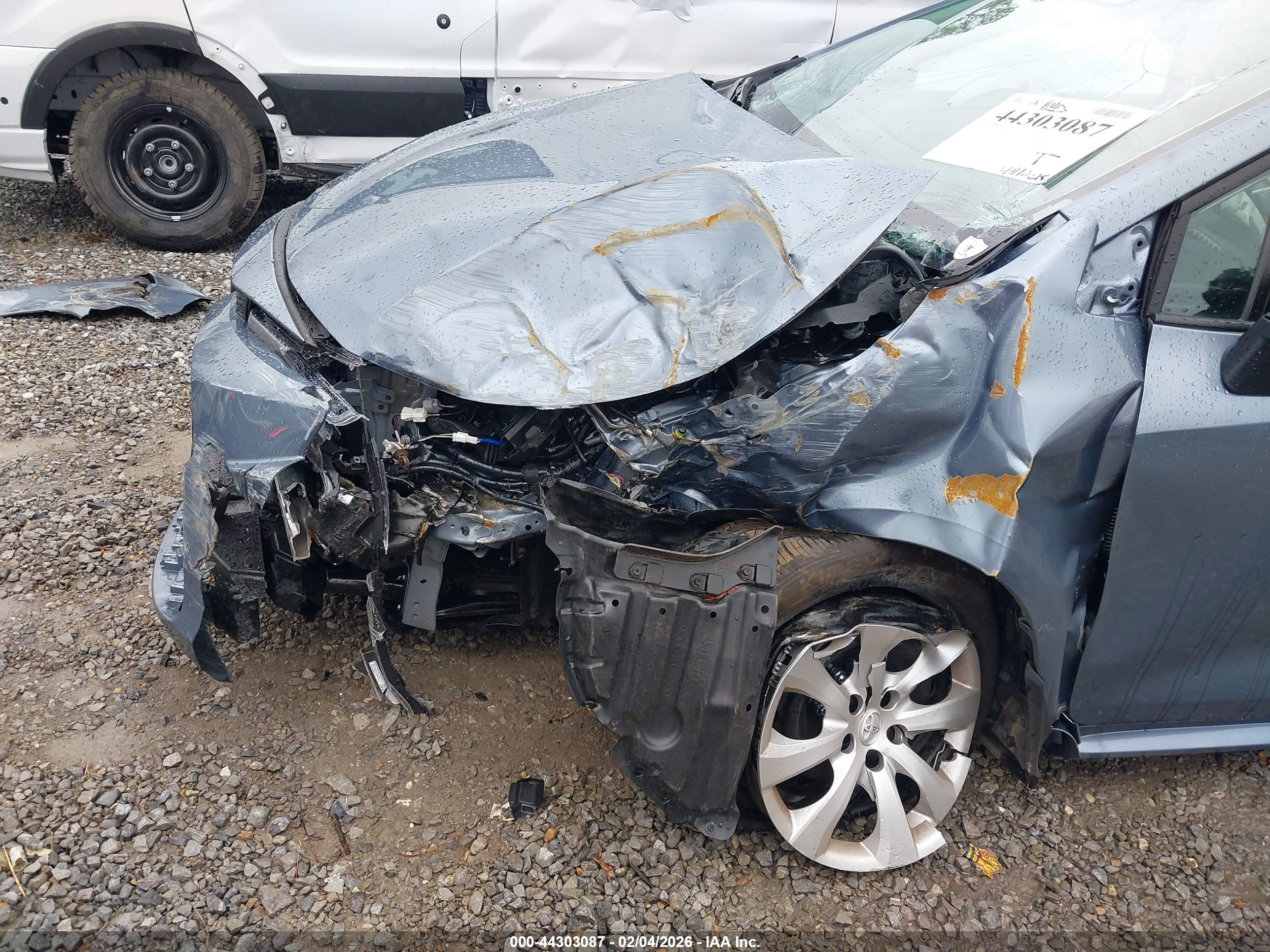 TOYOTA COROLLA image 6