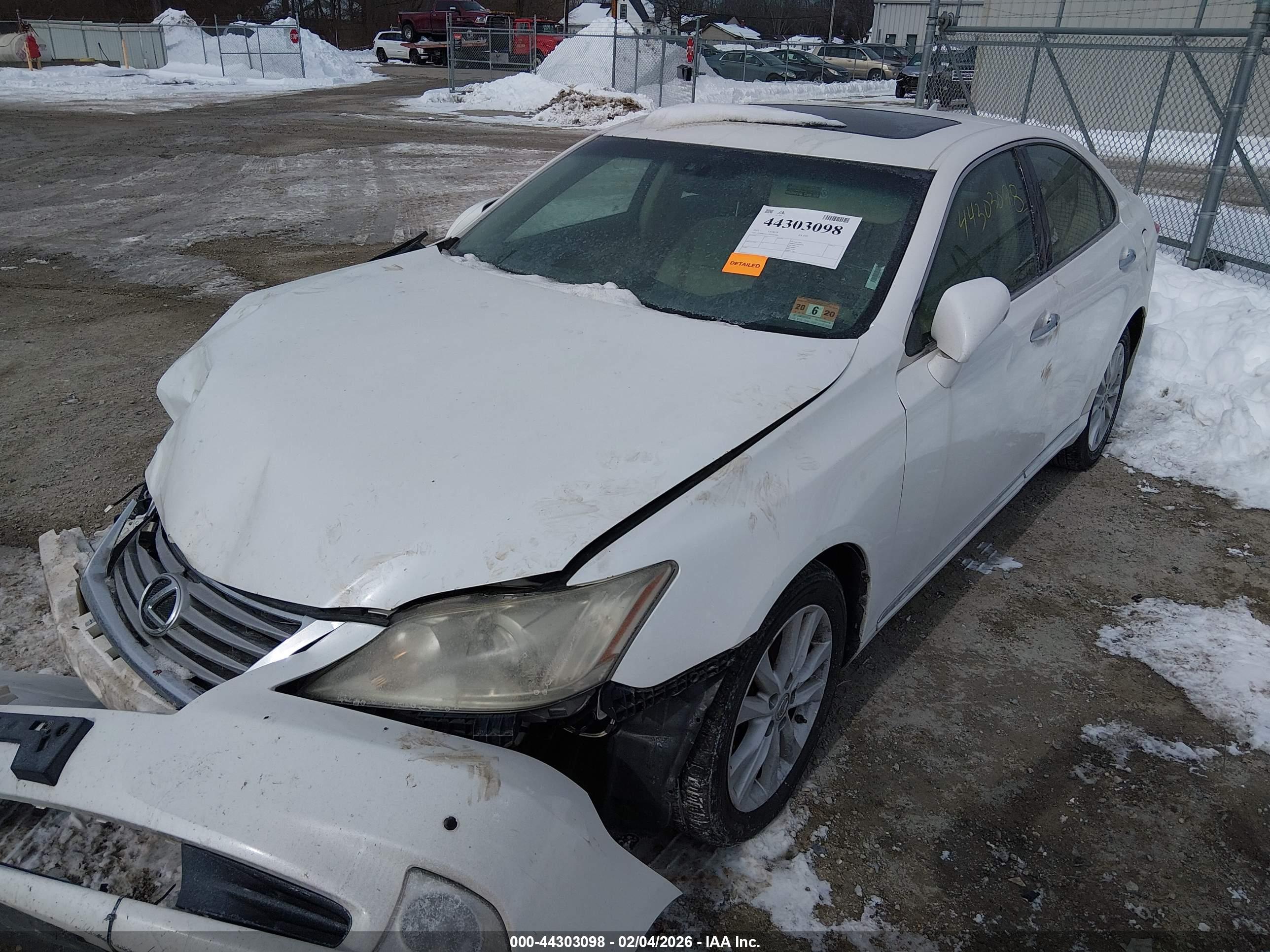 LEXUS ES image 2