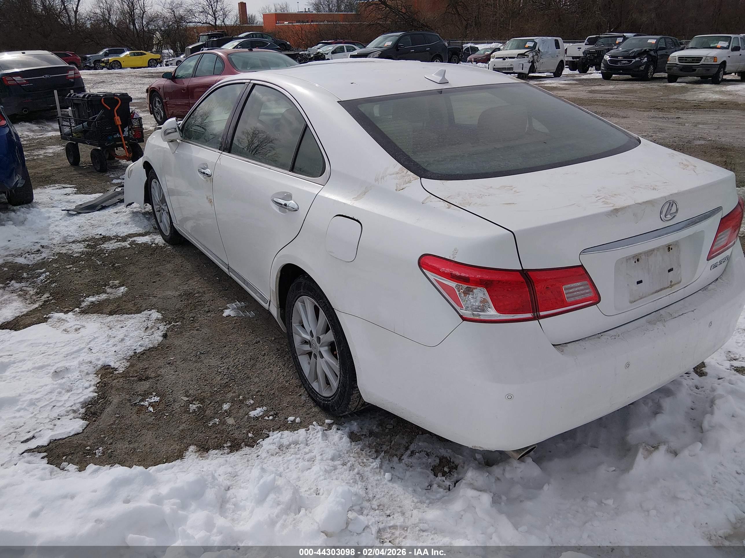 LEXUS ES image 3