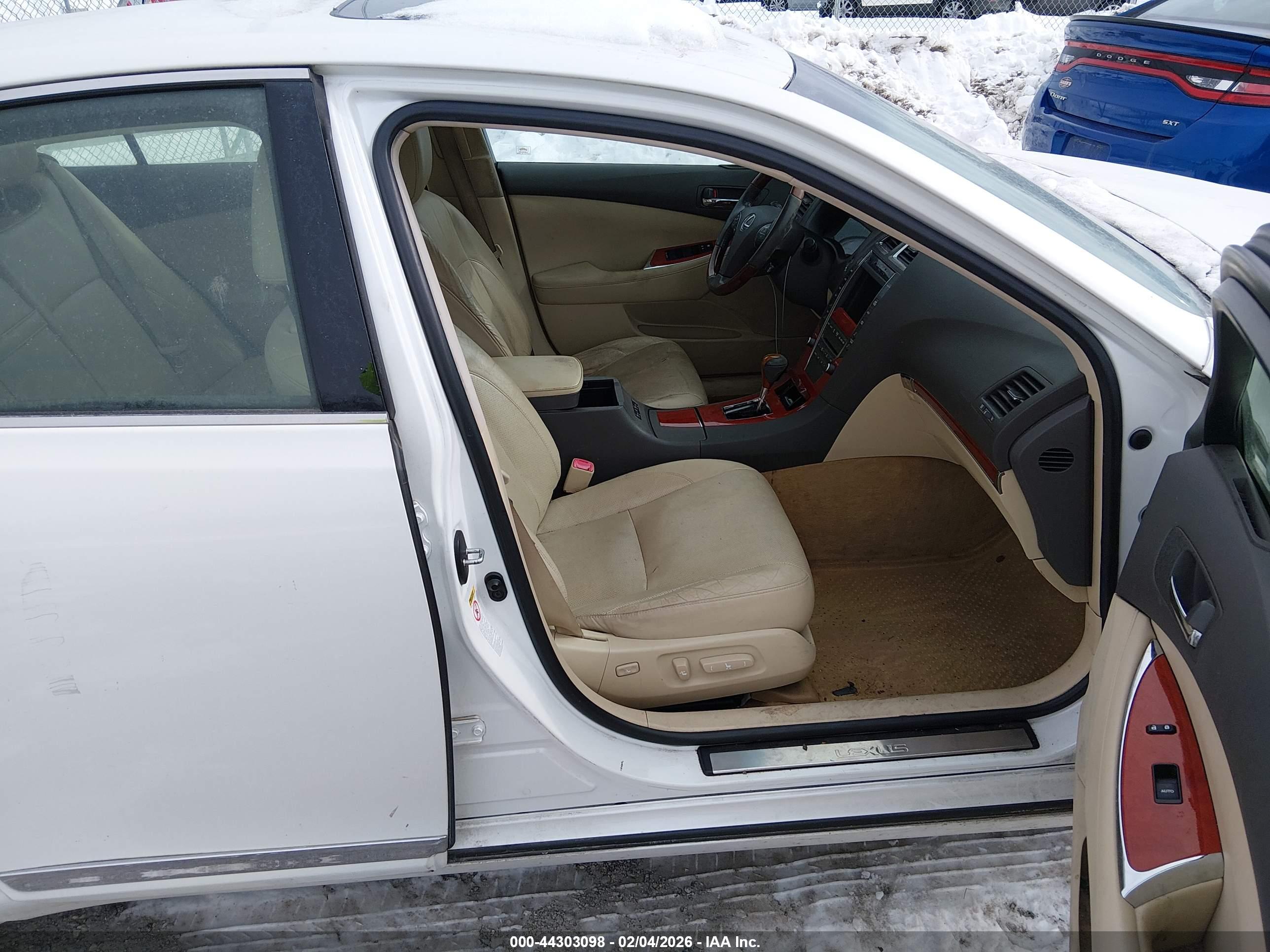LEXUS ES image 5