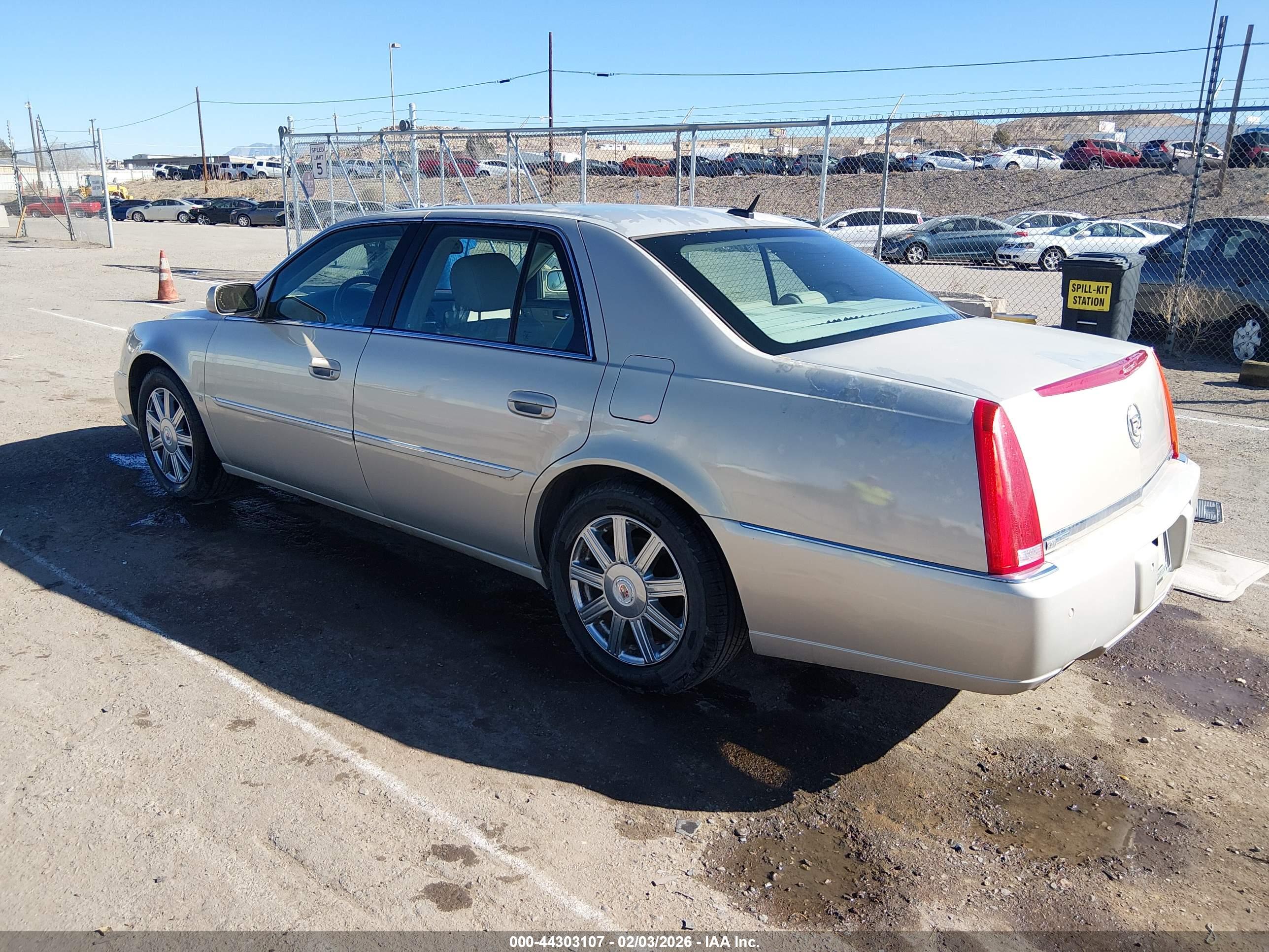 CADILLAC DTS image 3