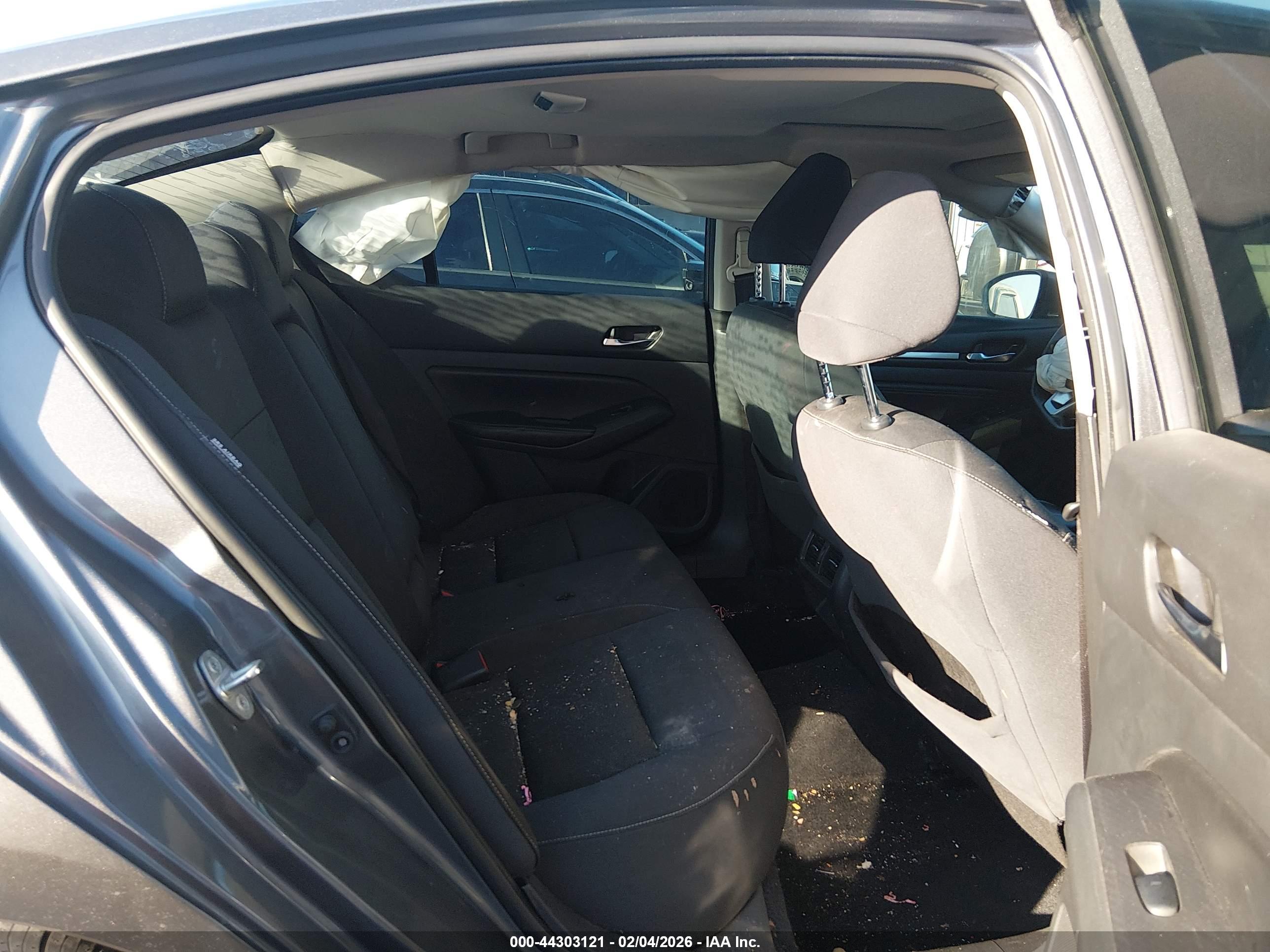 NISSAN ALTIMA image 8