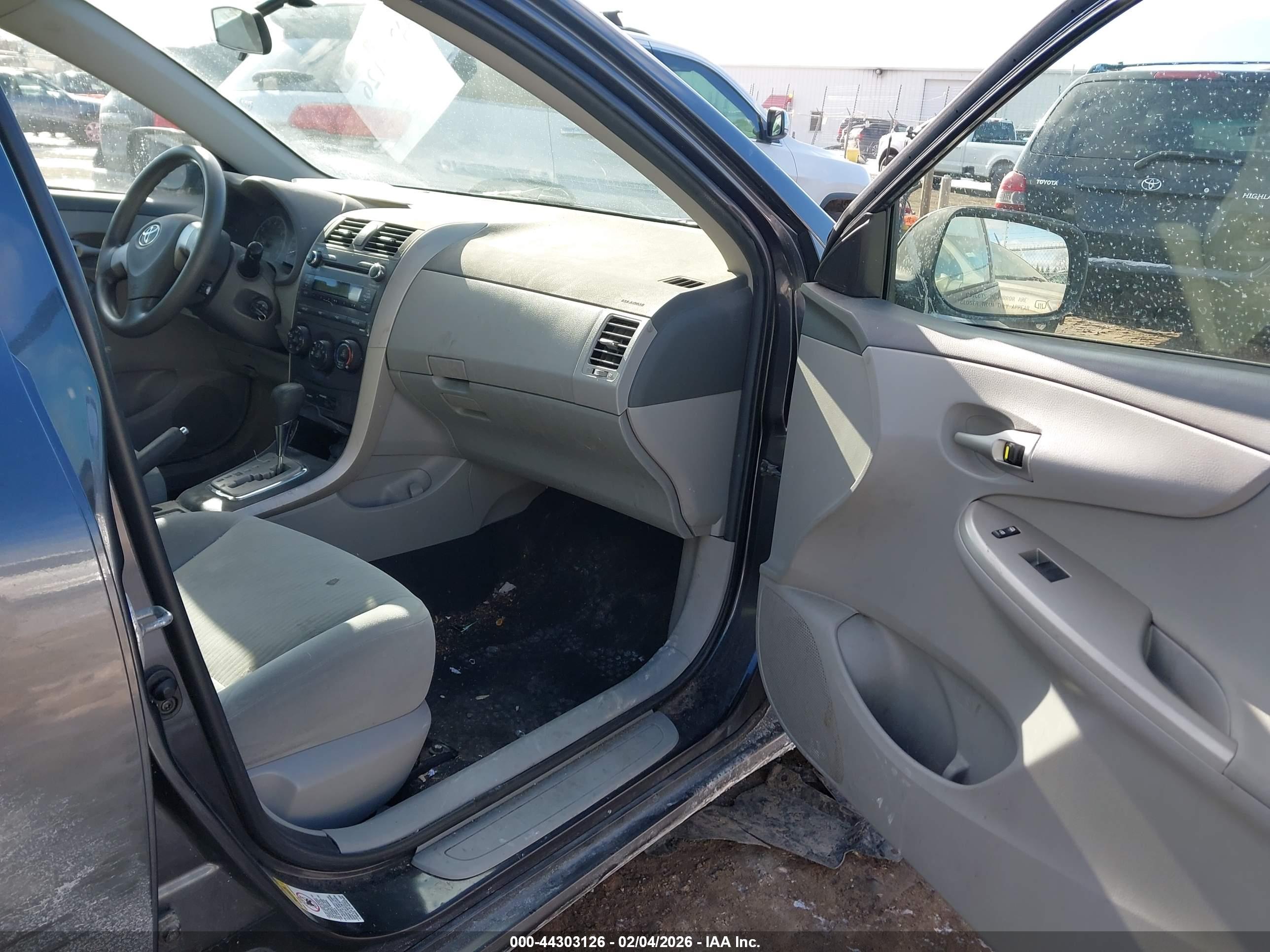 TOYOTA COROLLA image 5