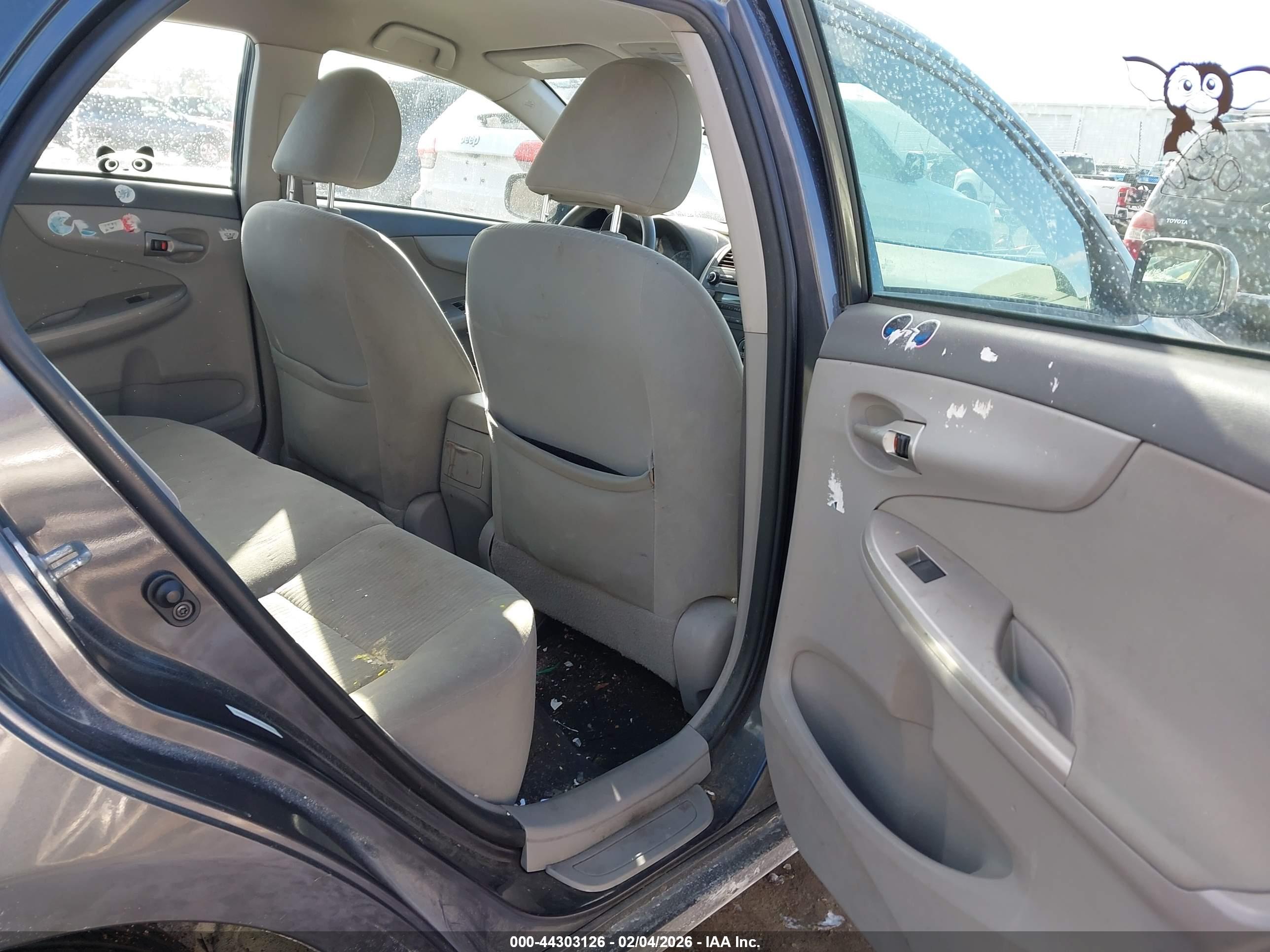 TOYOTA COROLLA image 8