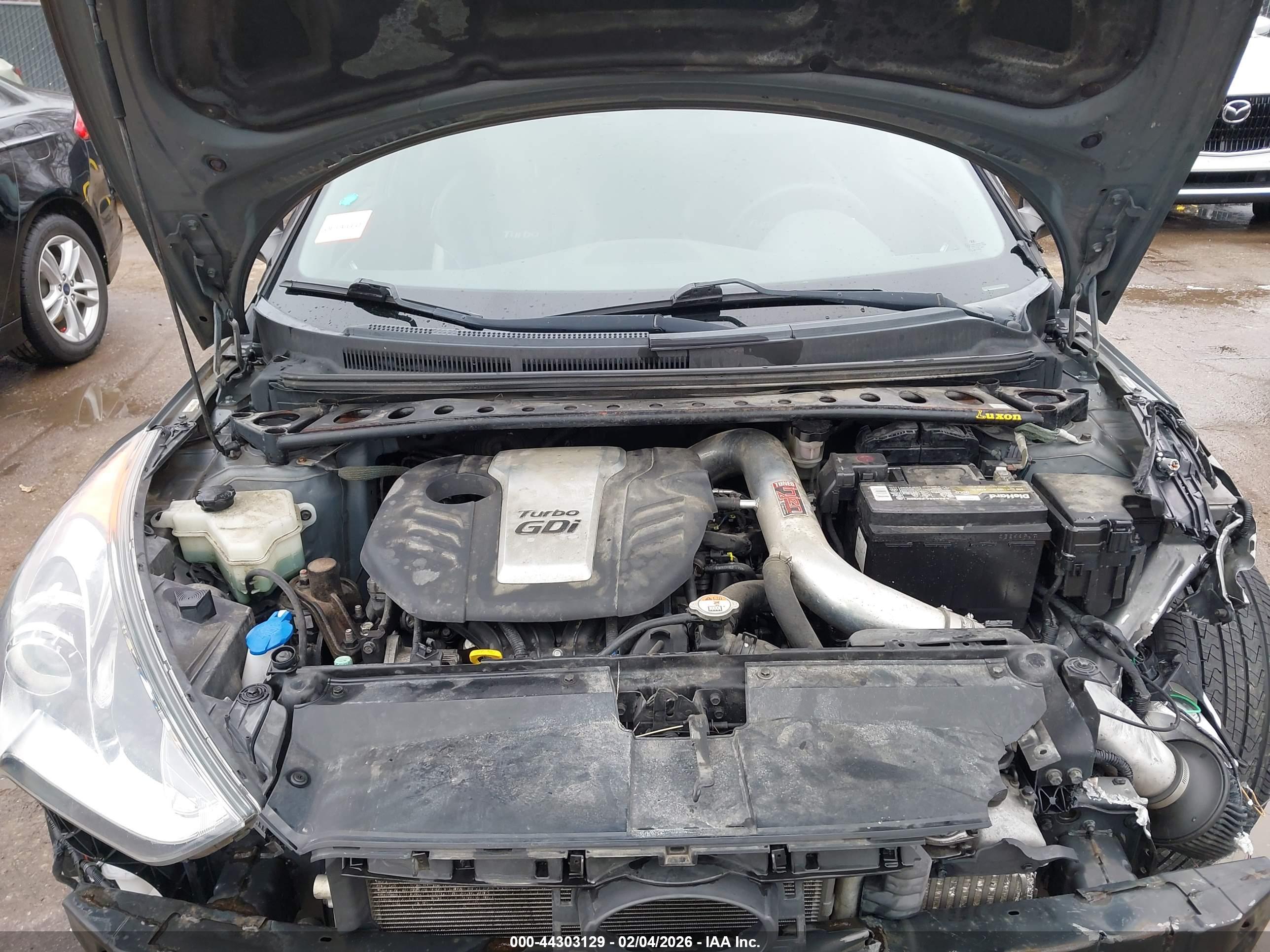 HYUNDAI VELOSTER image 10