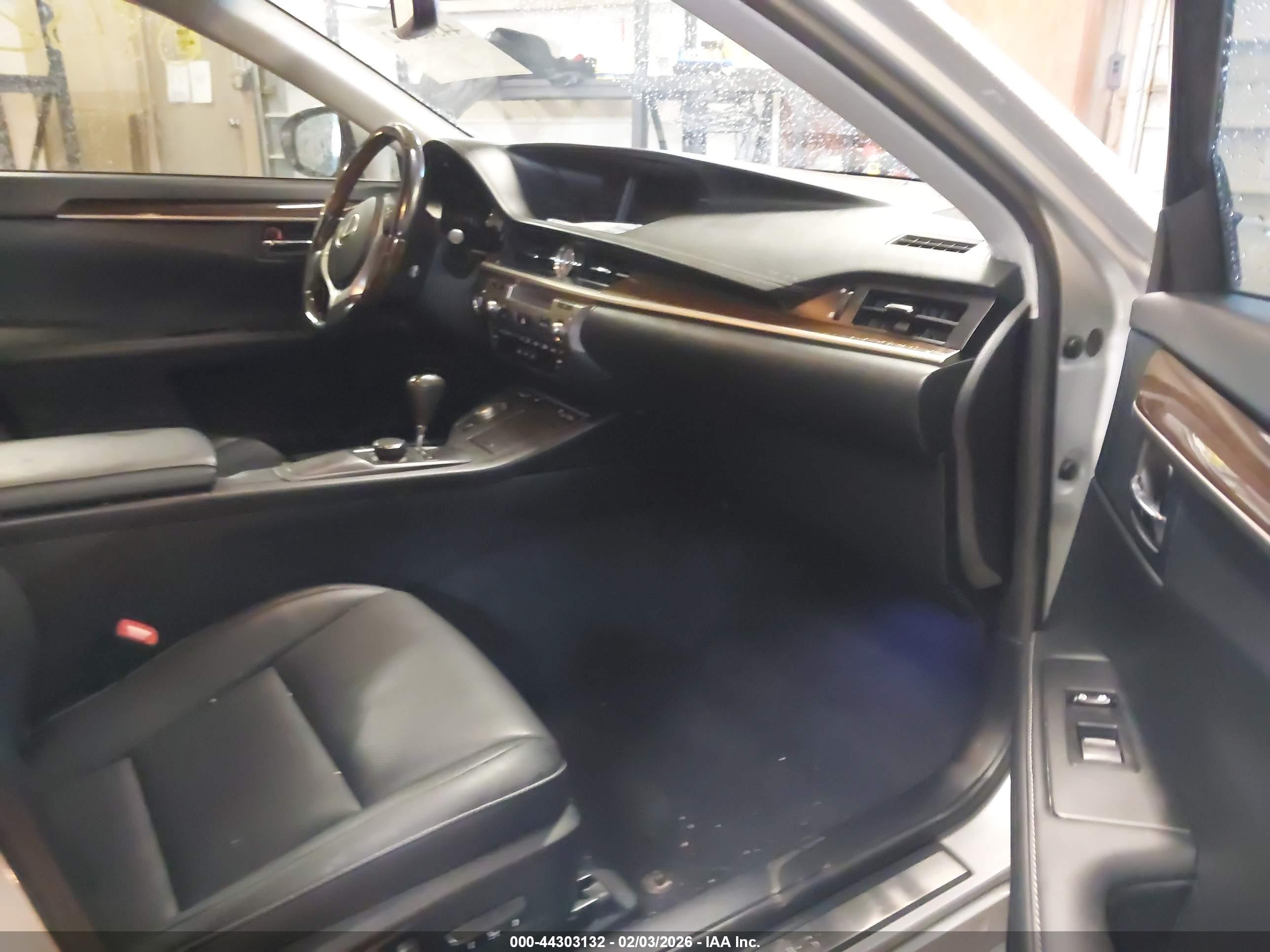 LEXUS ES image 5