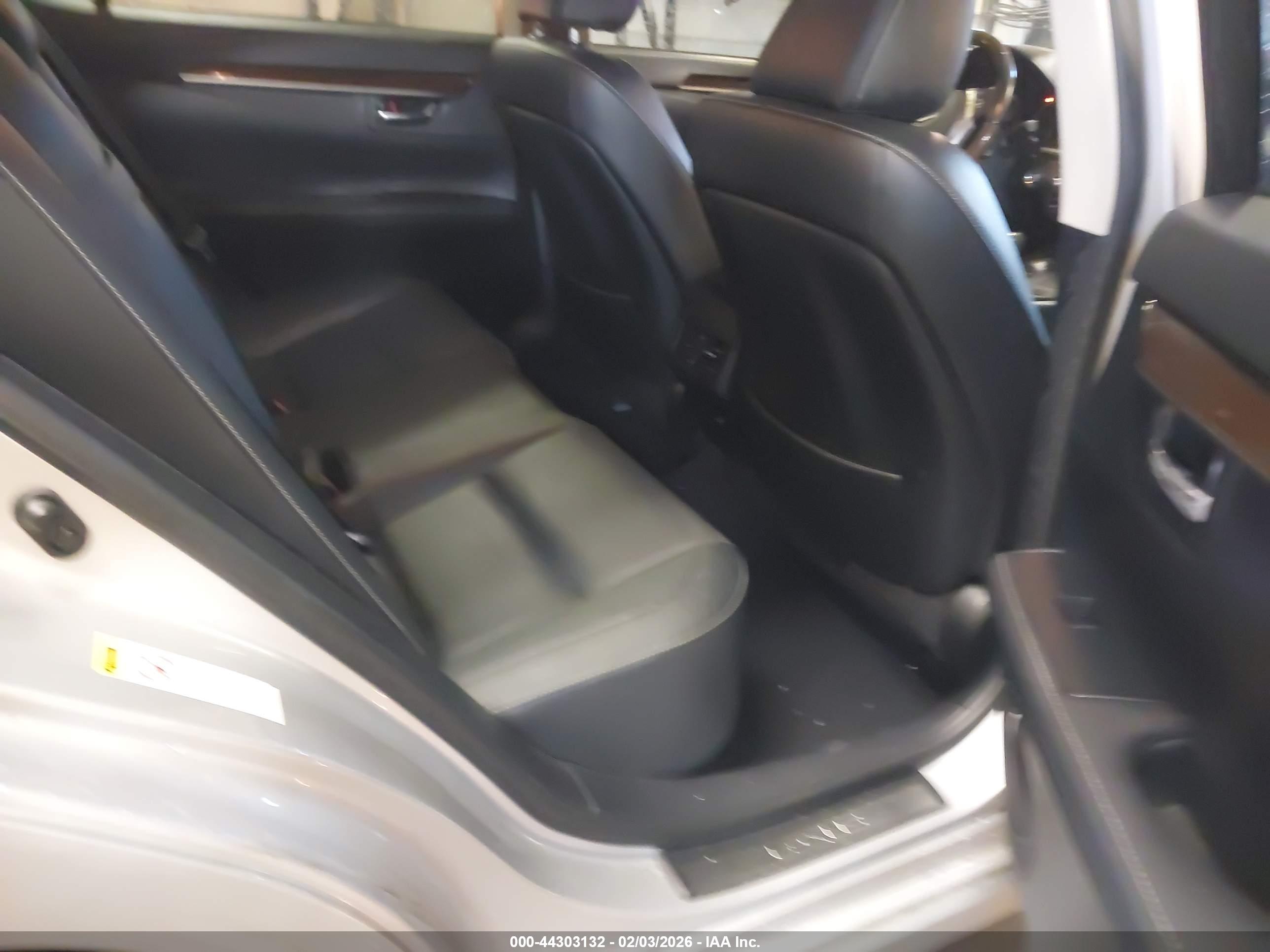 LEXUS ES image 8