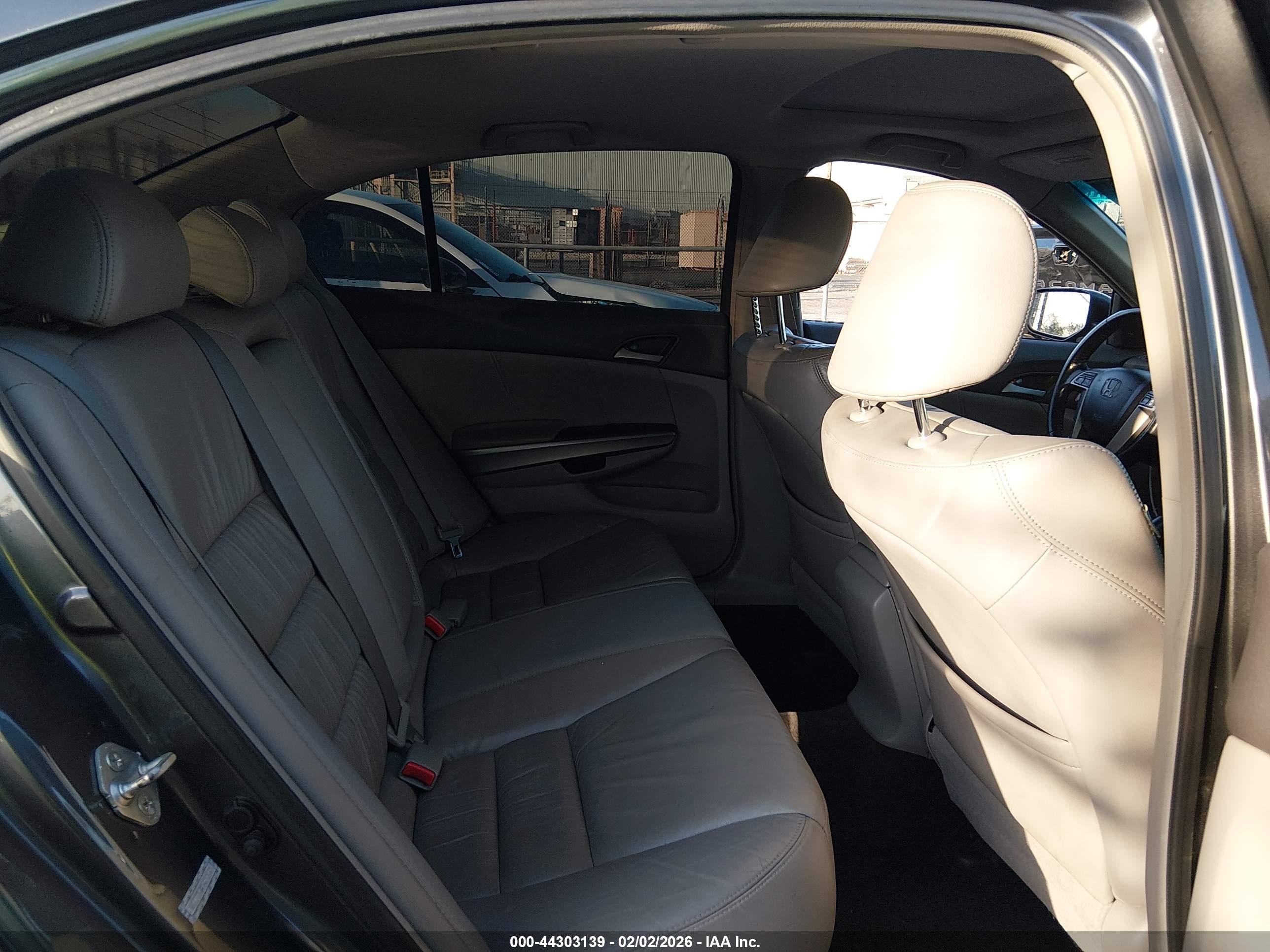 HONDA ACCORD image 8
