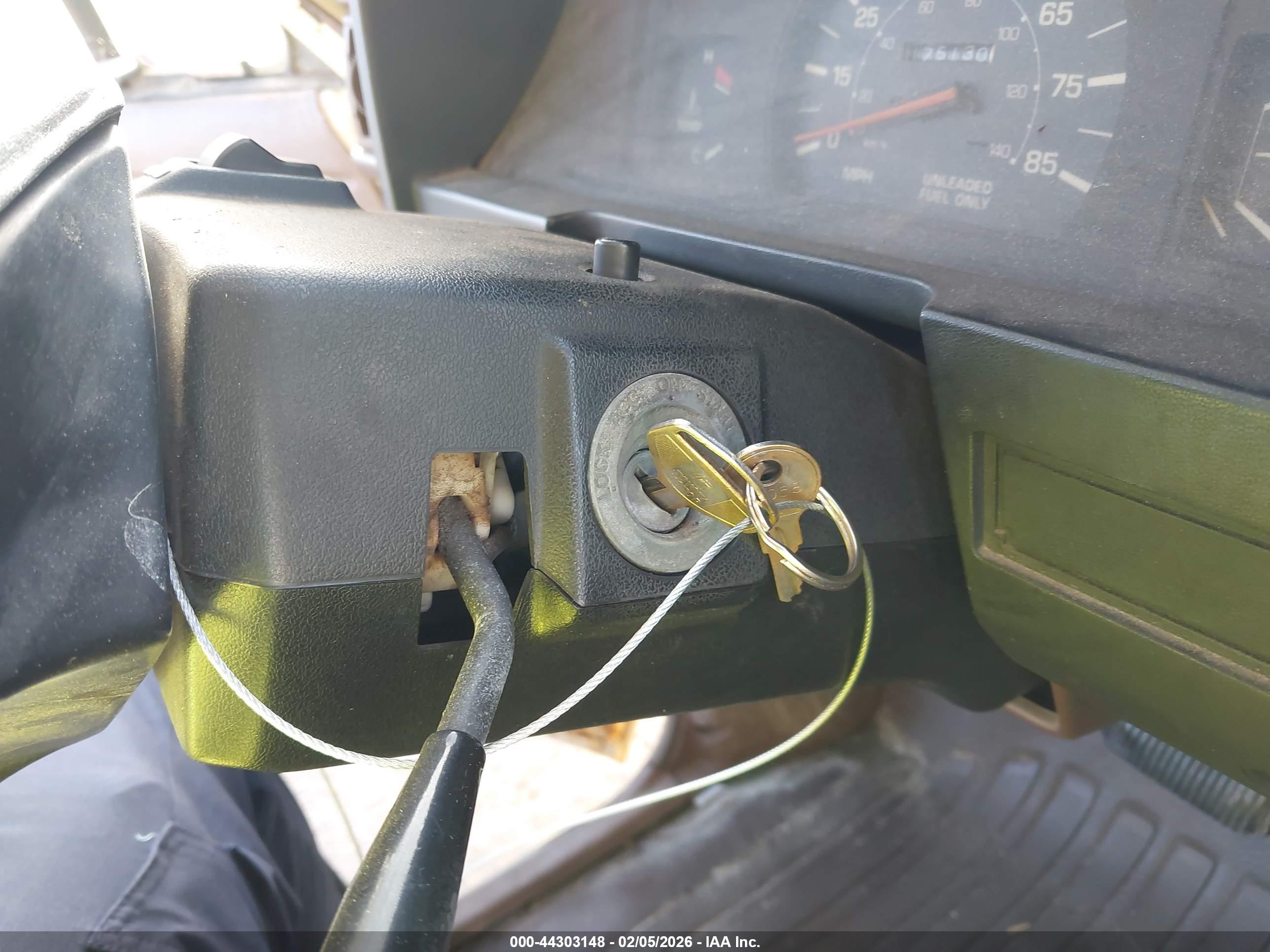 TOYOTA PICKUP image 11