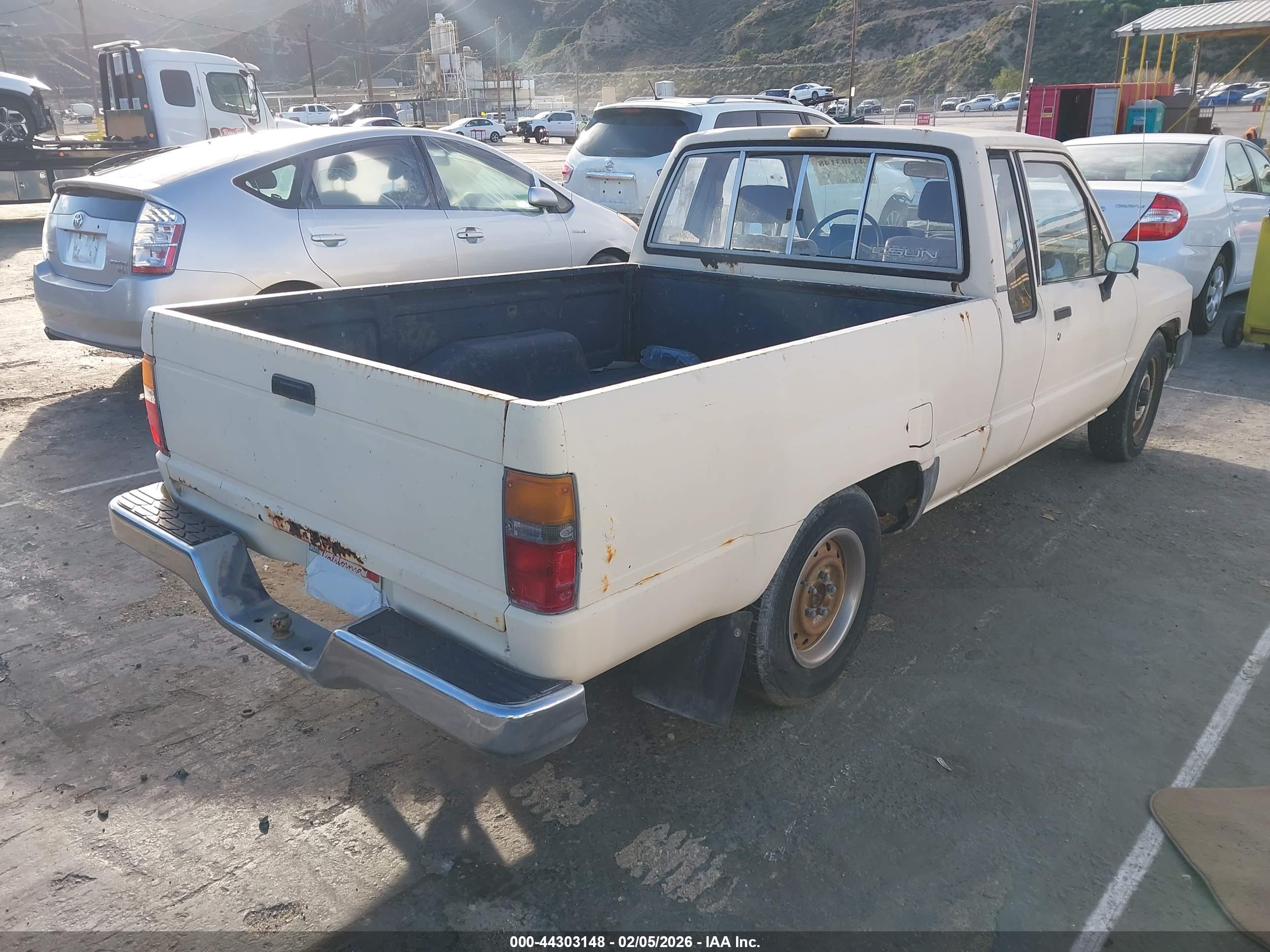 TOYOTA PICKUP image 4