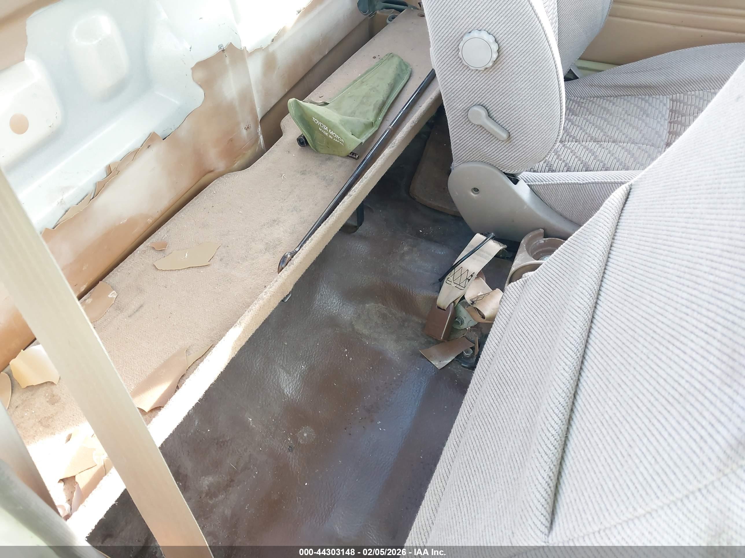 TOYOTA PICKUP image 8