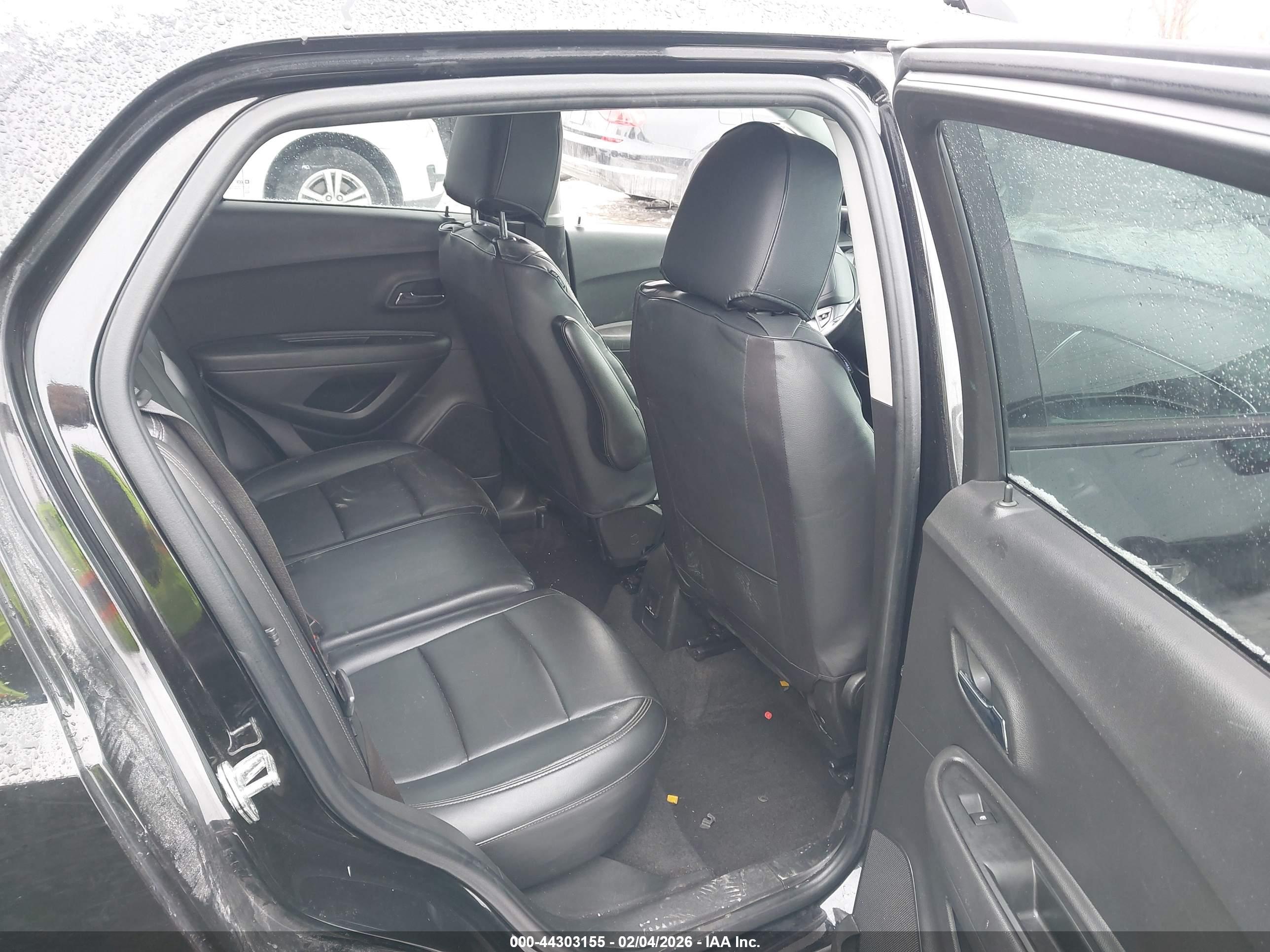 CHEVROLET TRAX image 8