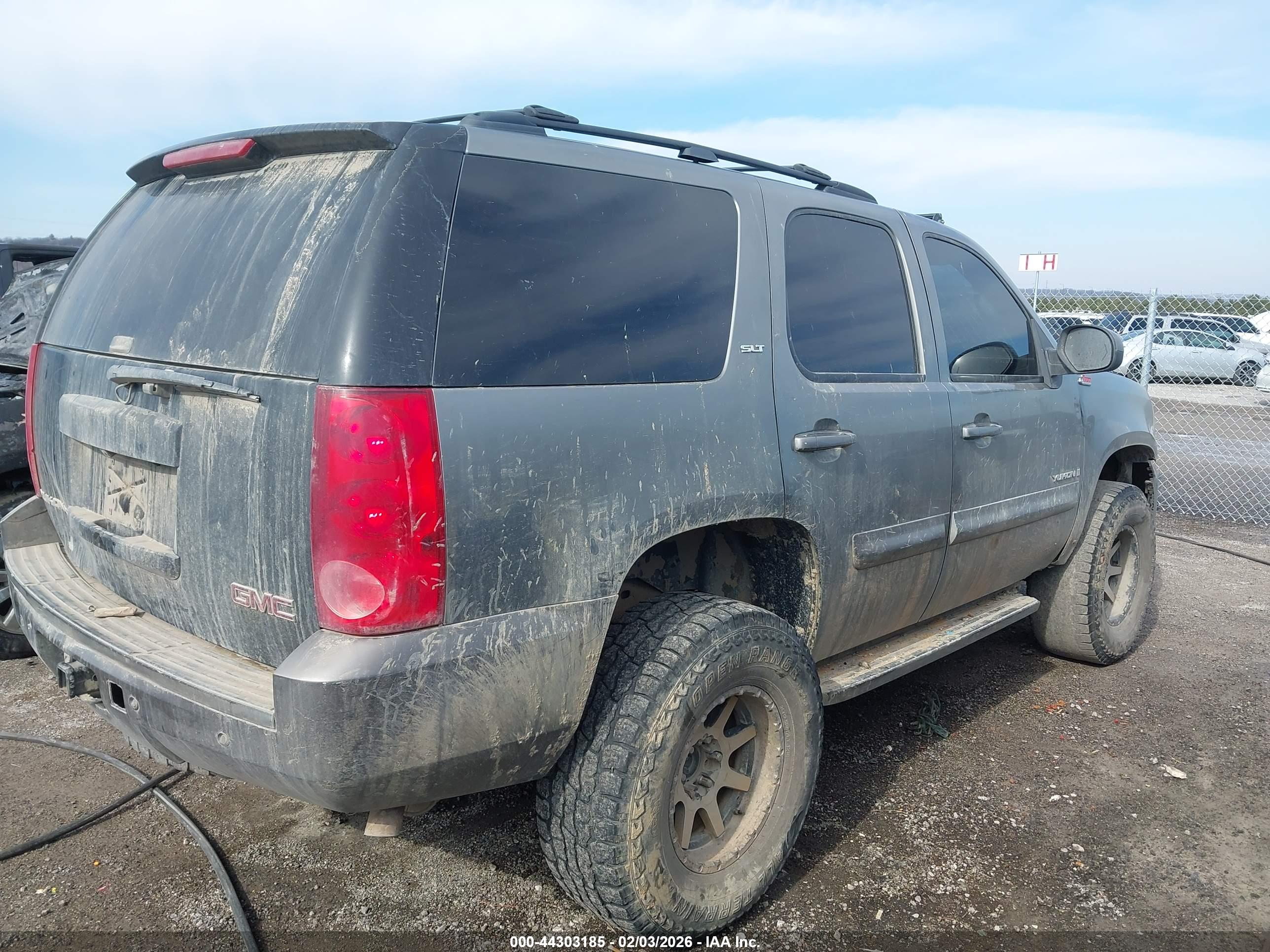 GMC YUKON image 4