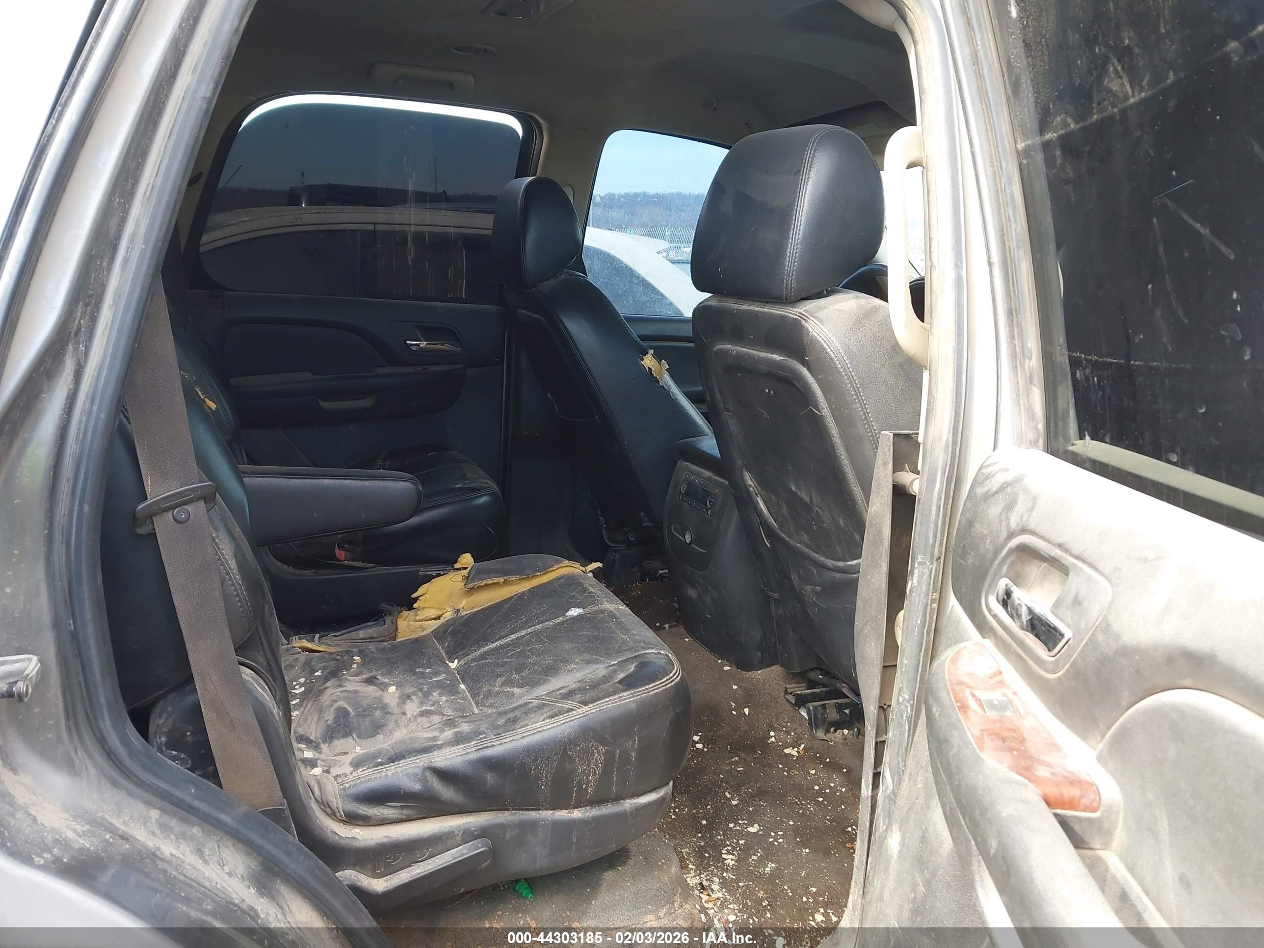 GMC YUKON image 8