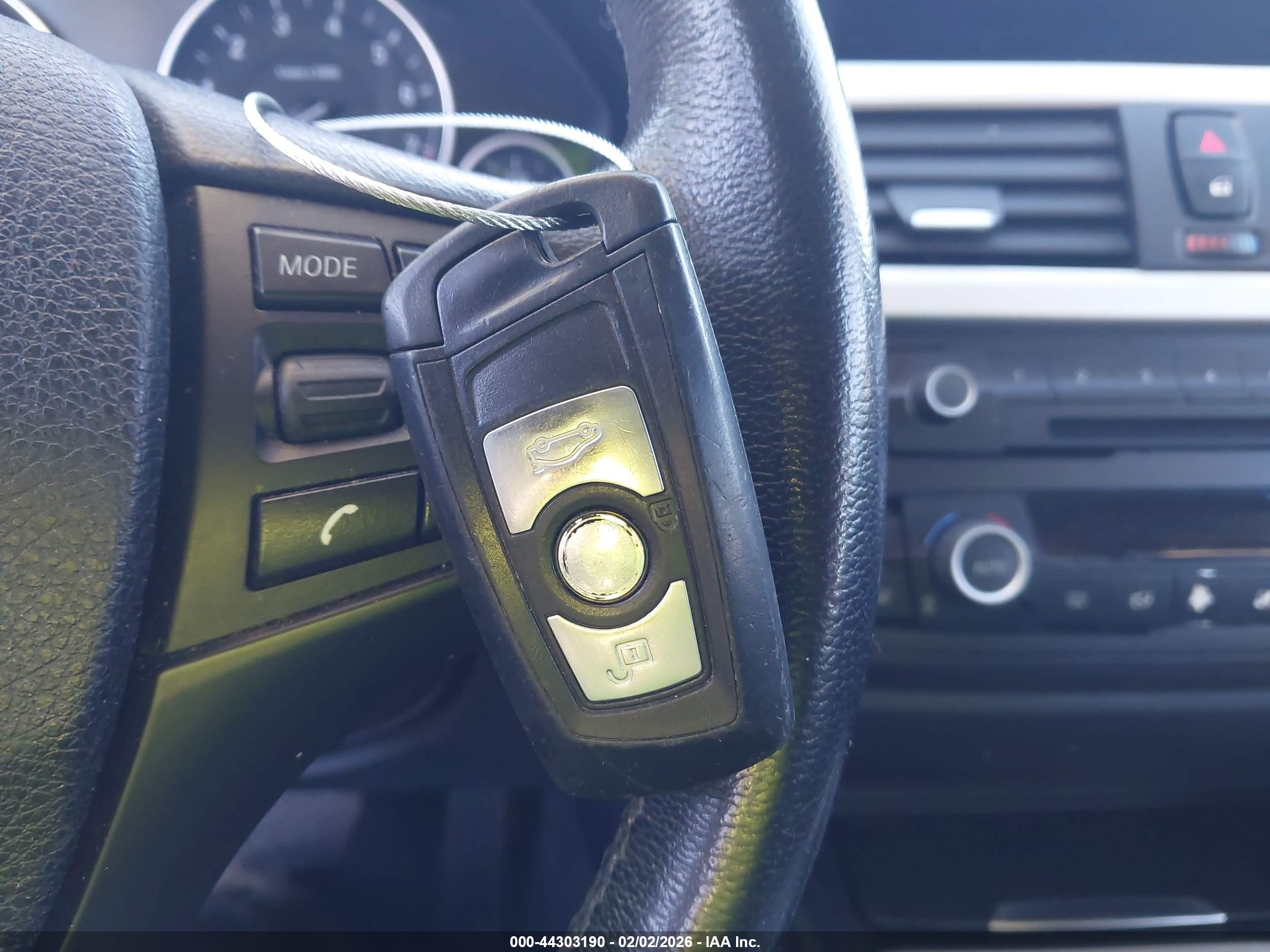 BMW 320I image 11